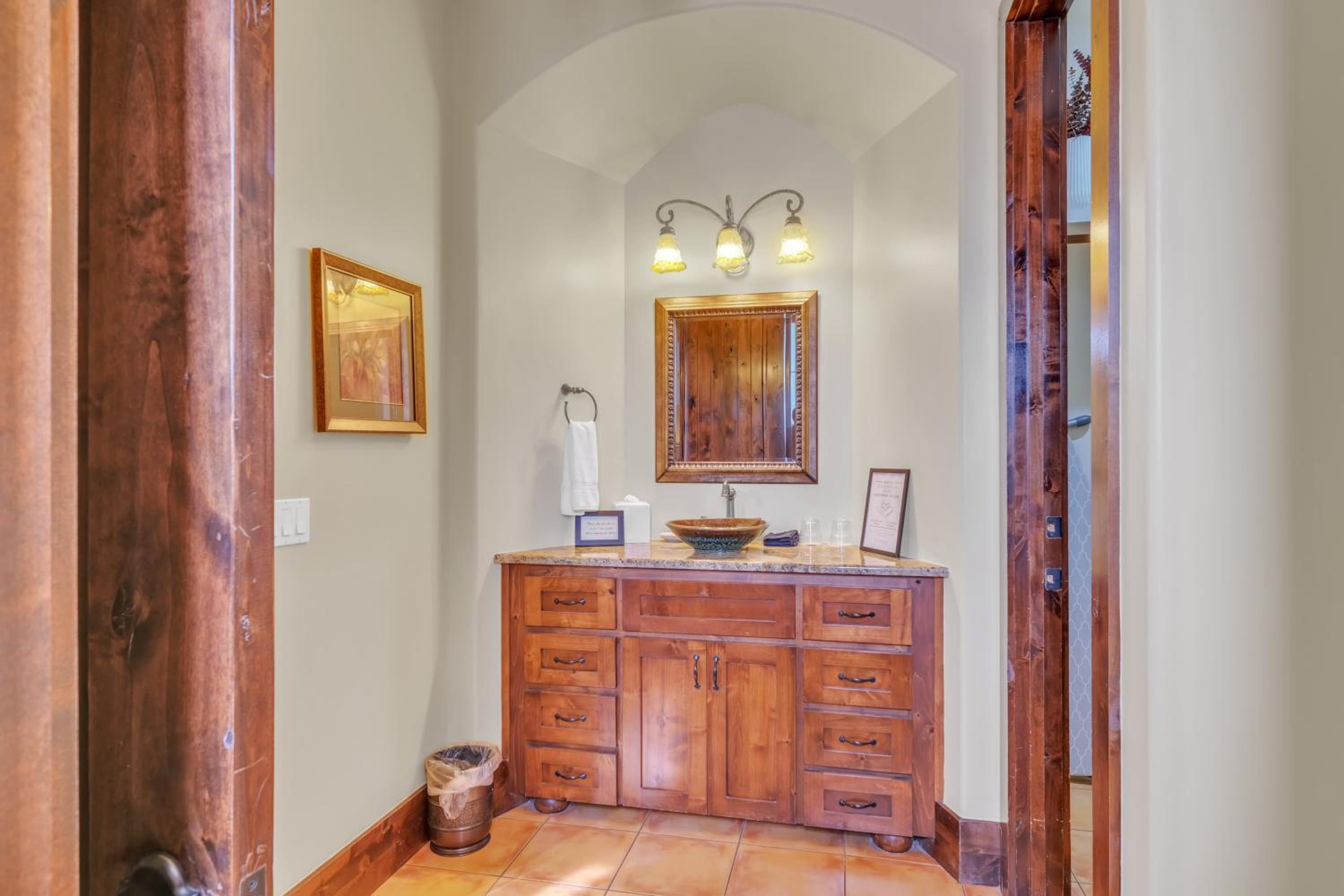 King Suite with Balcony photo 2