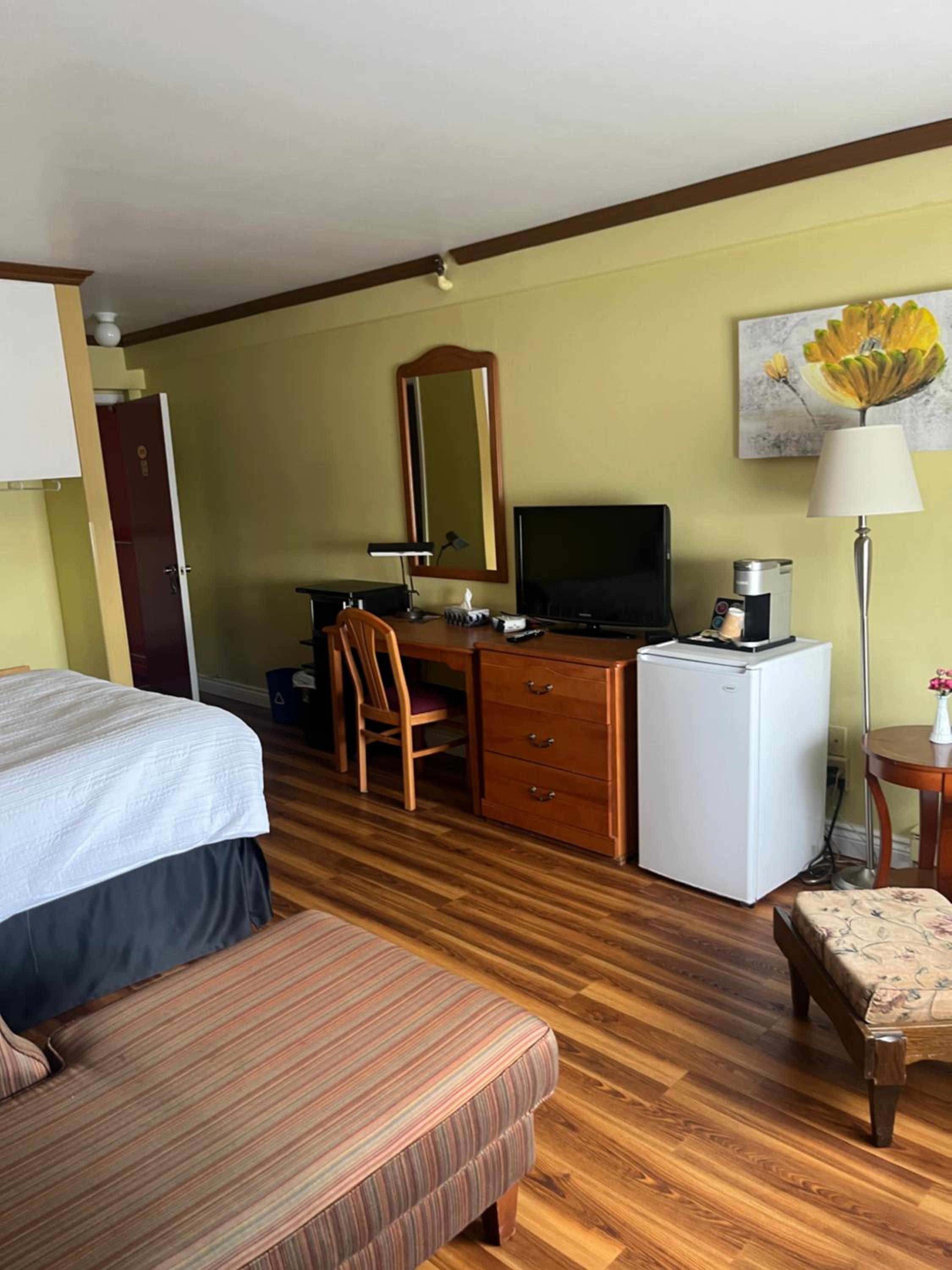 Deluxe Double Room with Balcony photo 3