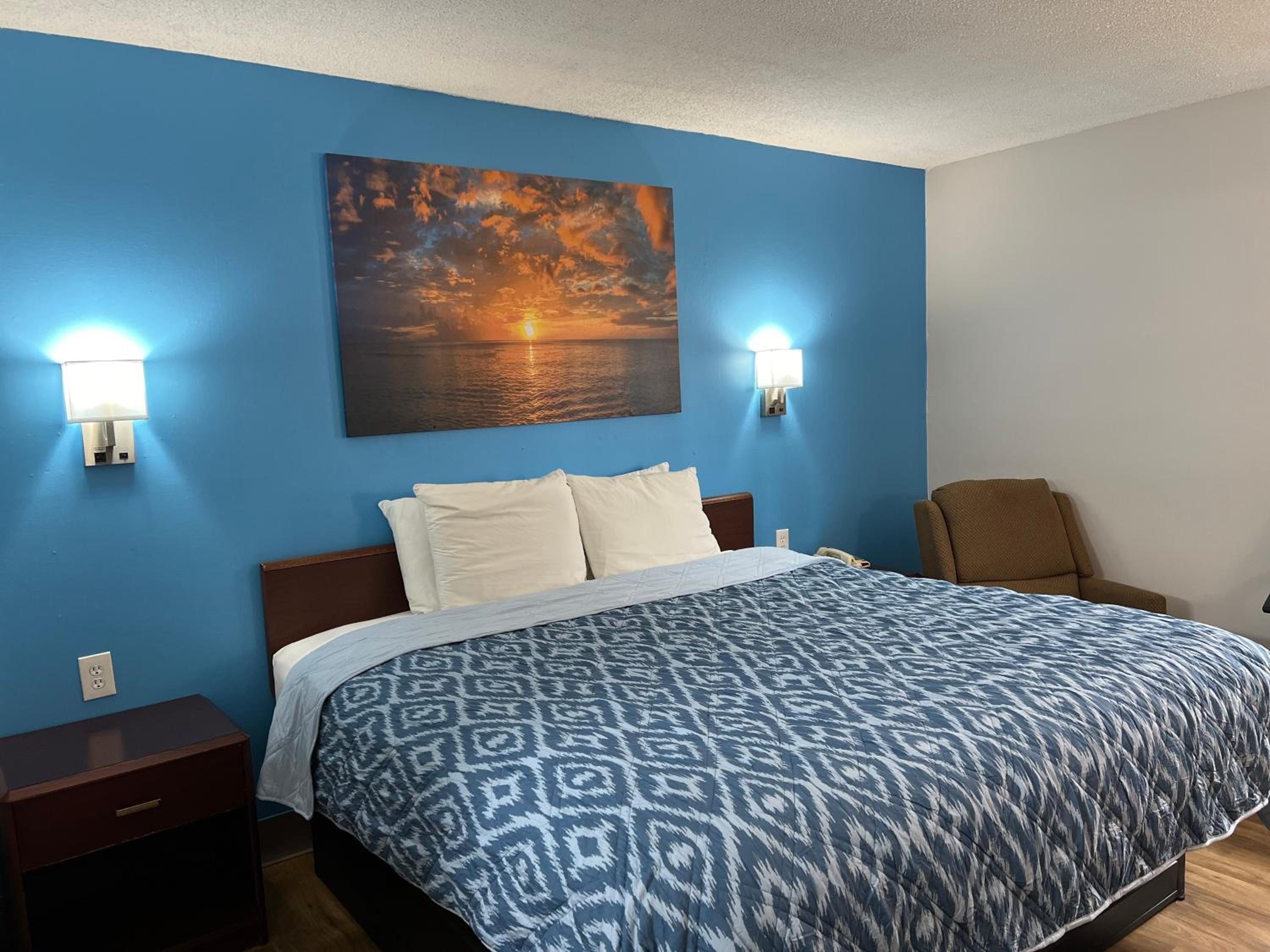 Deluxe King Room photo 1