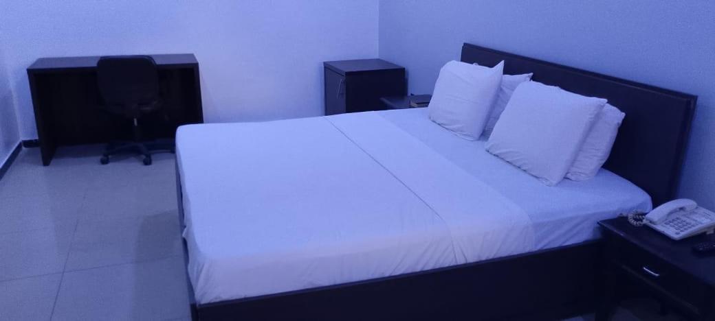 Large Double Room photo 1