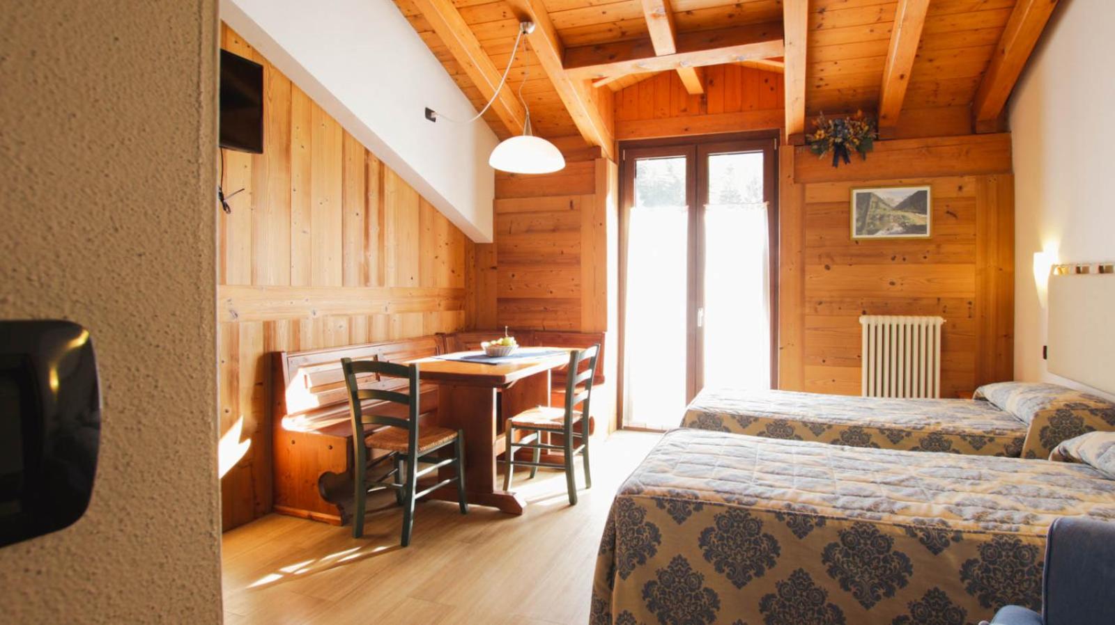 Studio (2 Adults)