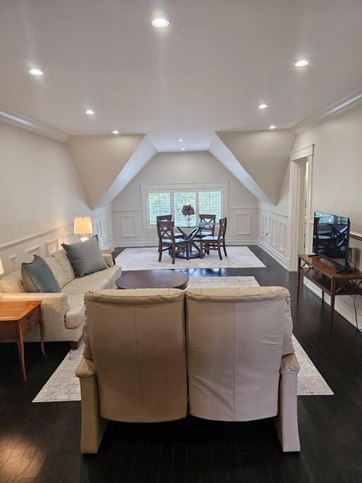 Three-Bedroom Apartment photo 1