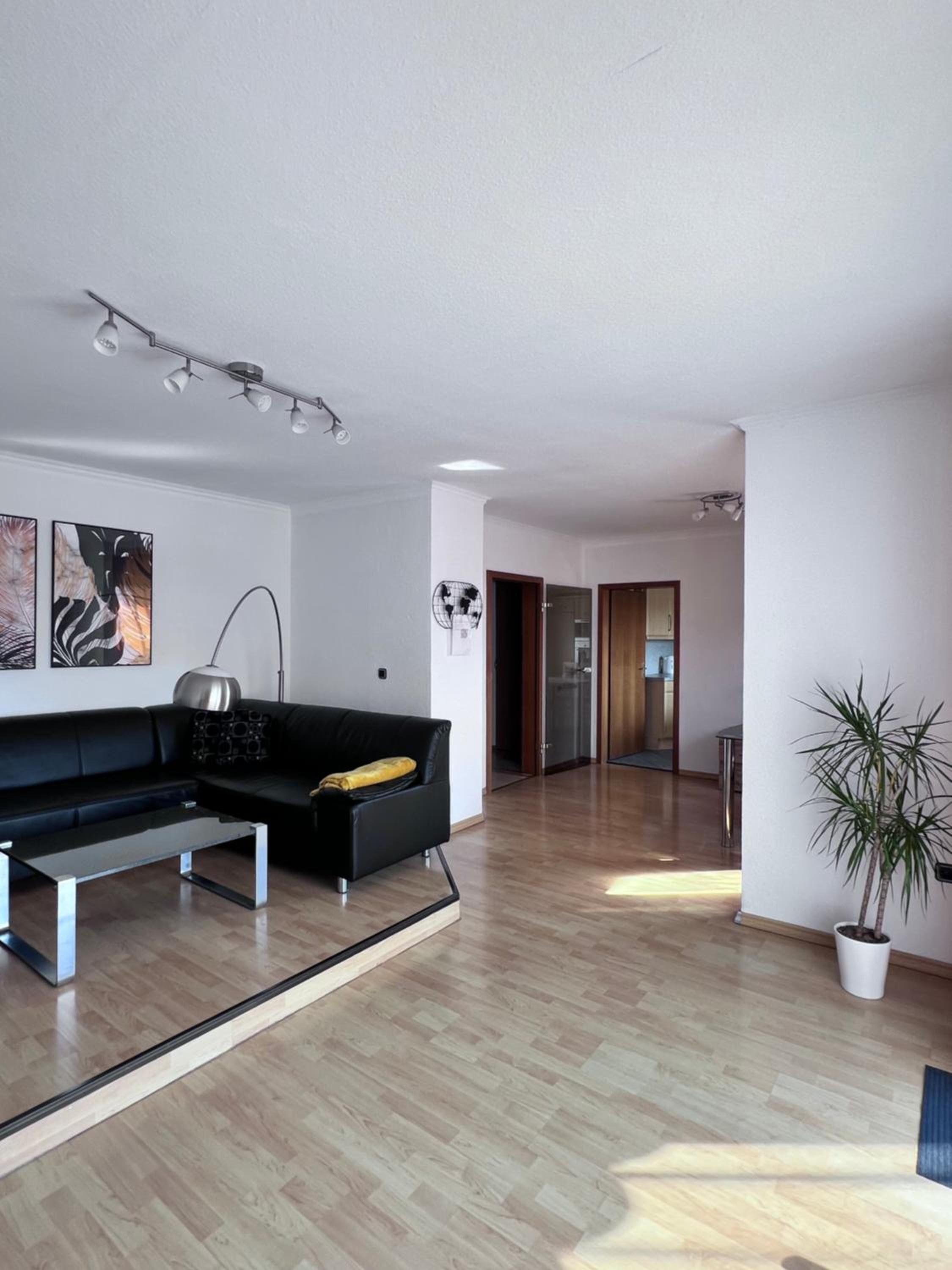 Apartment with Terrace - Photo 10