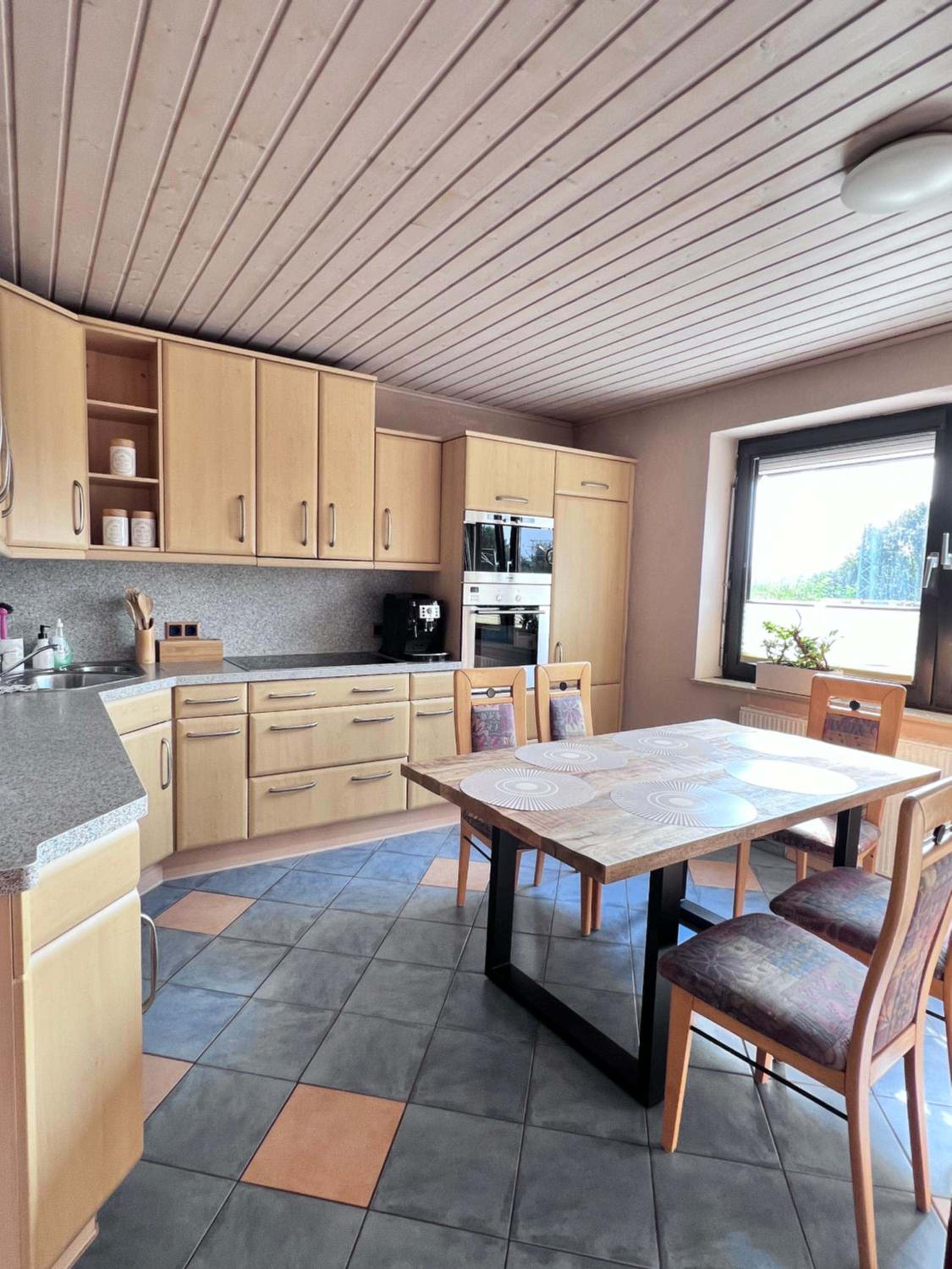 Apartment with Terrace - Photo 9