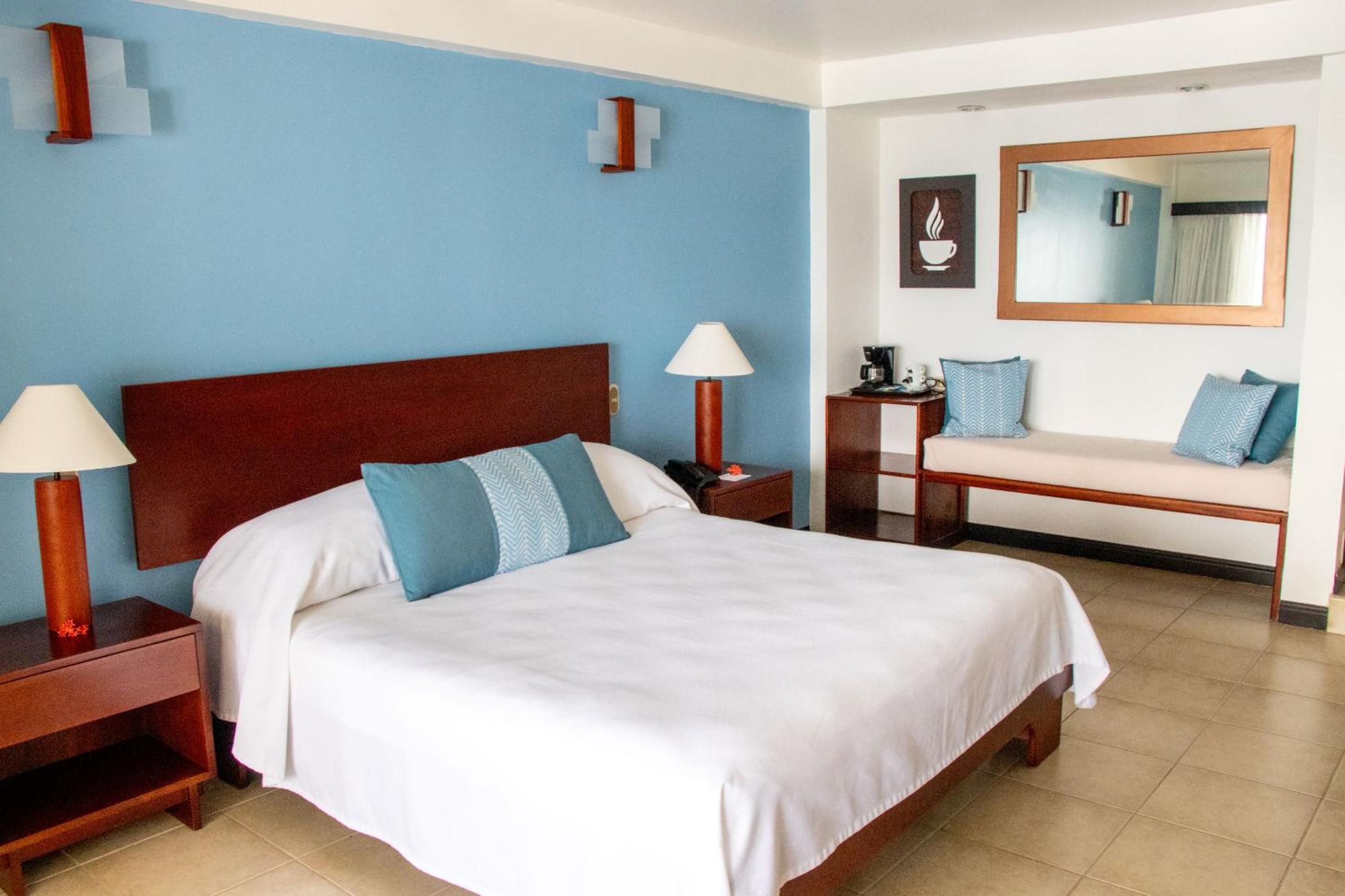  Beachfront One King Bed - Photo 2