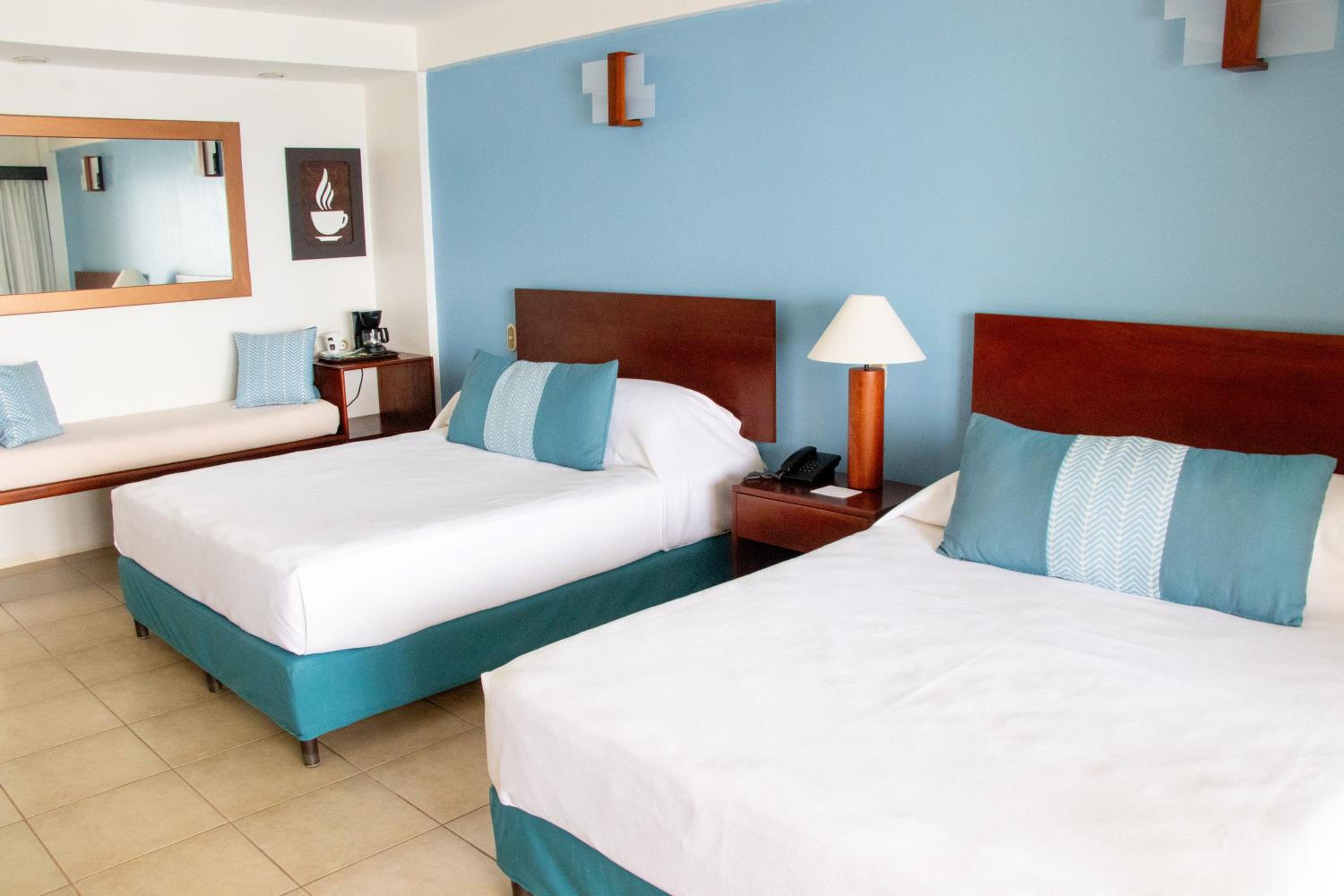  Beachfront two Queen Beds - Photo 3