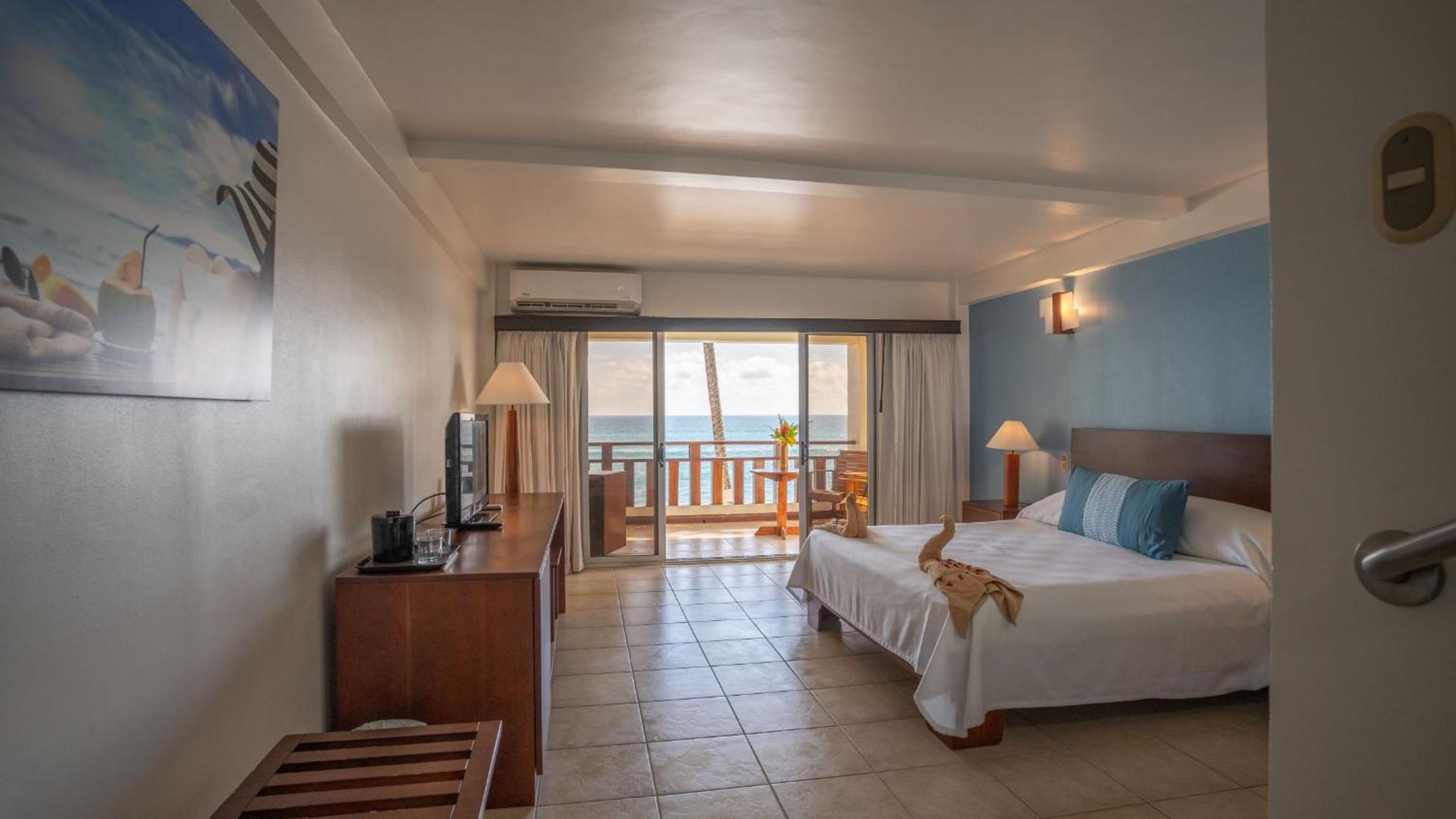  Beachfront One King Bed - Photo 1