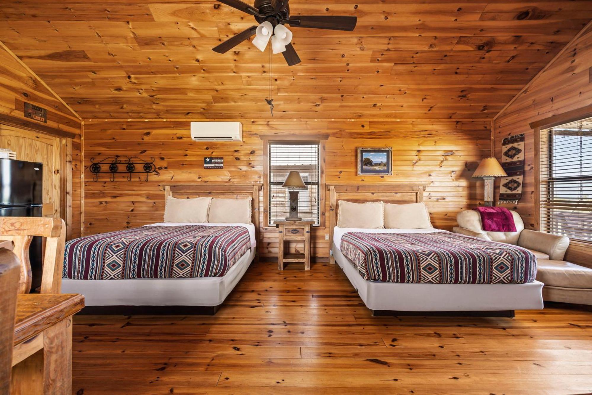 Quadruple Room - Disability Access photo 2
