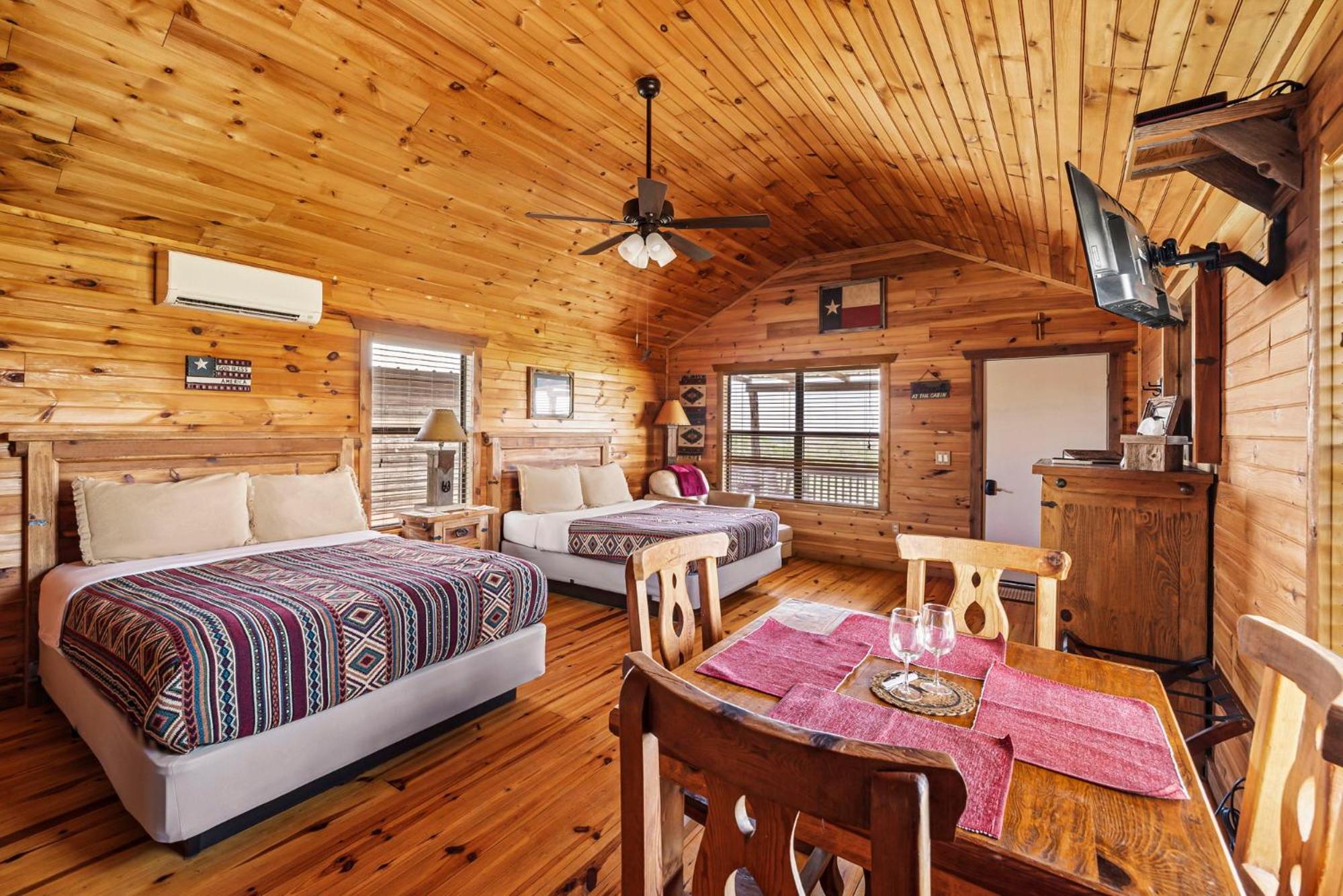 Quadruple Room - Disability Access photo 1
