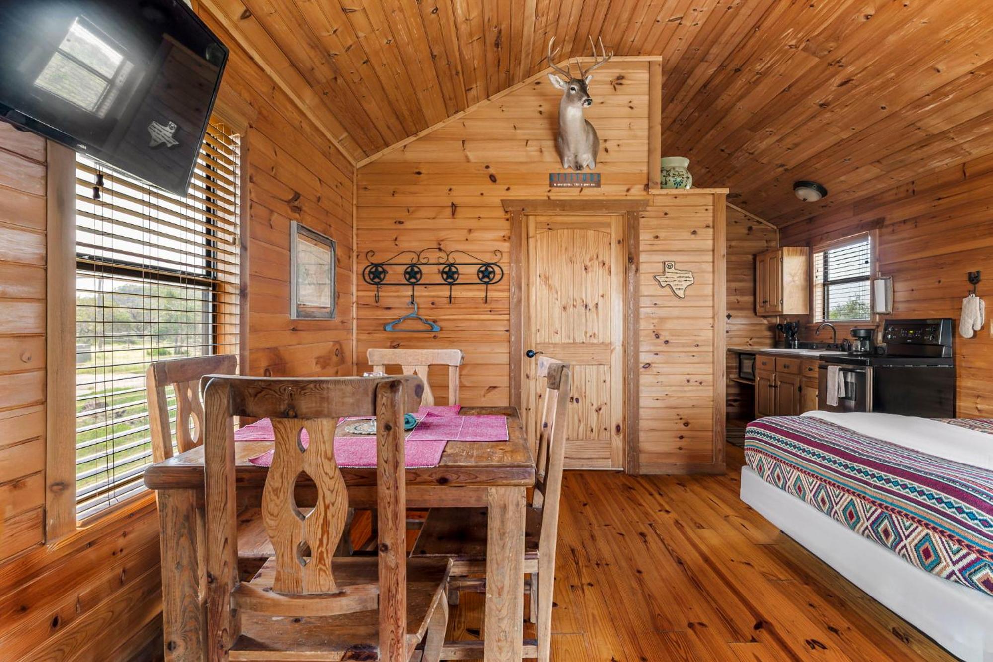 Quadruple Room with Mountain View photo 2