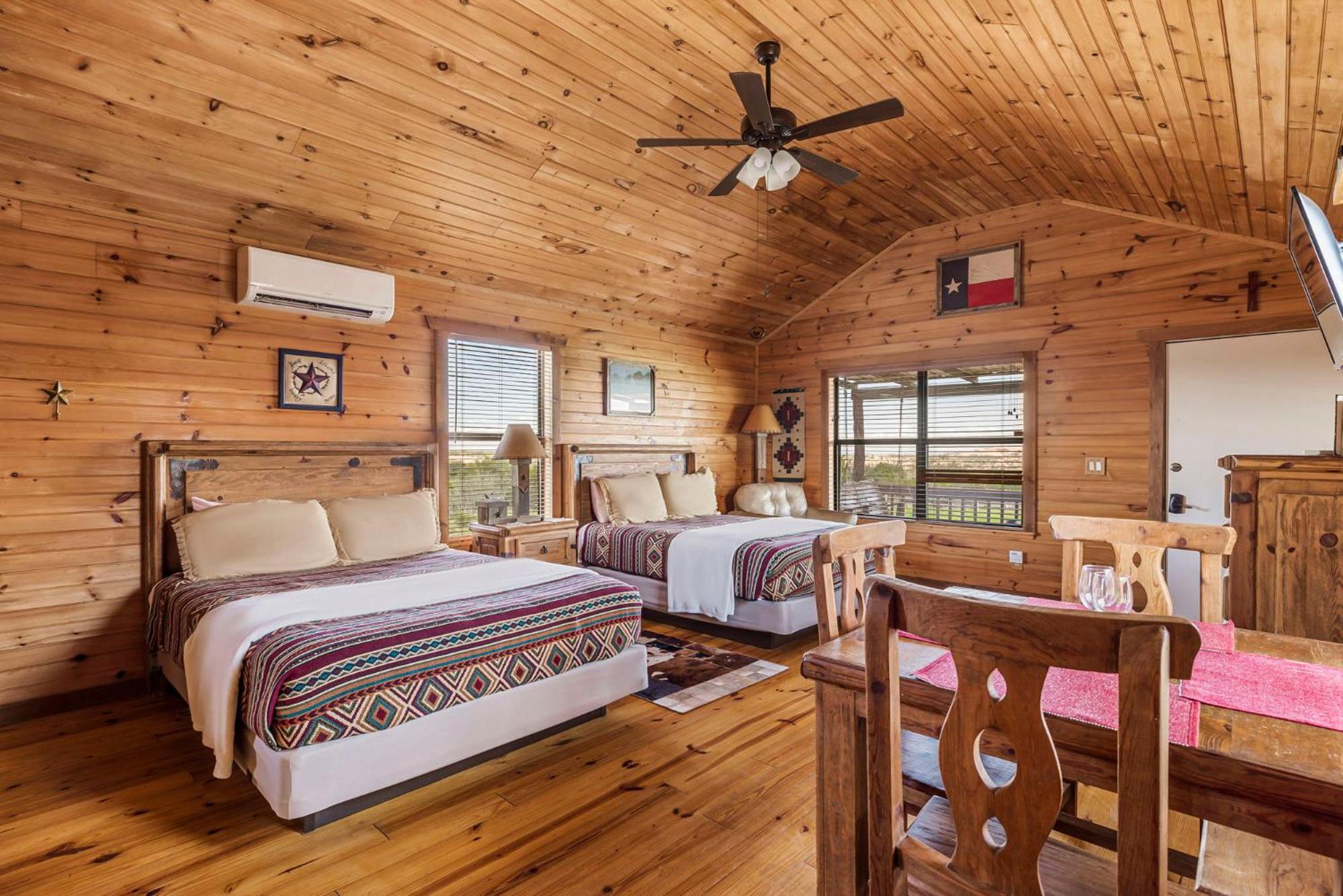 Quadruple Room with Mountain View photo 1
