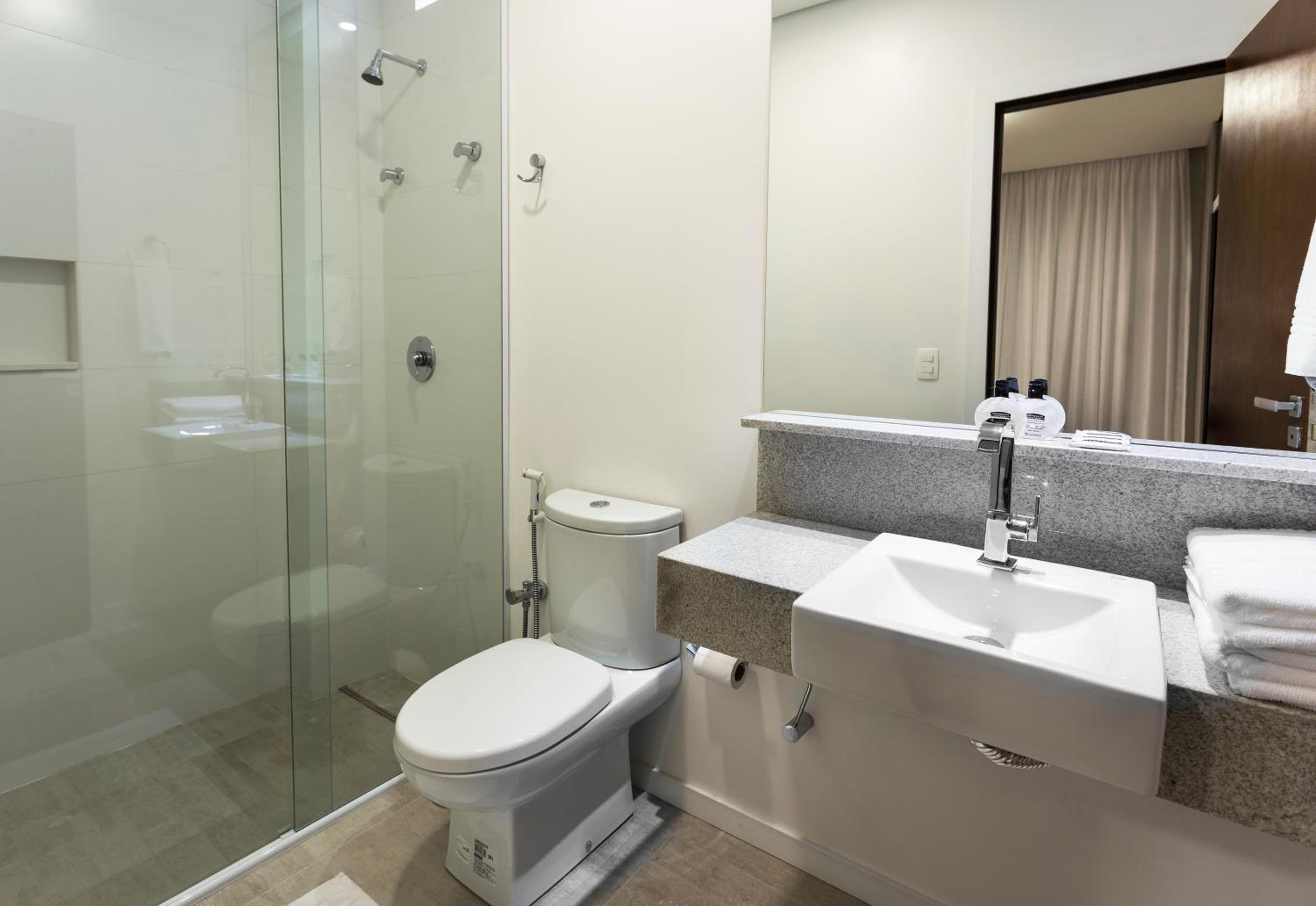 Deluxe Double Room with Balcony photo 3