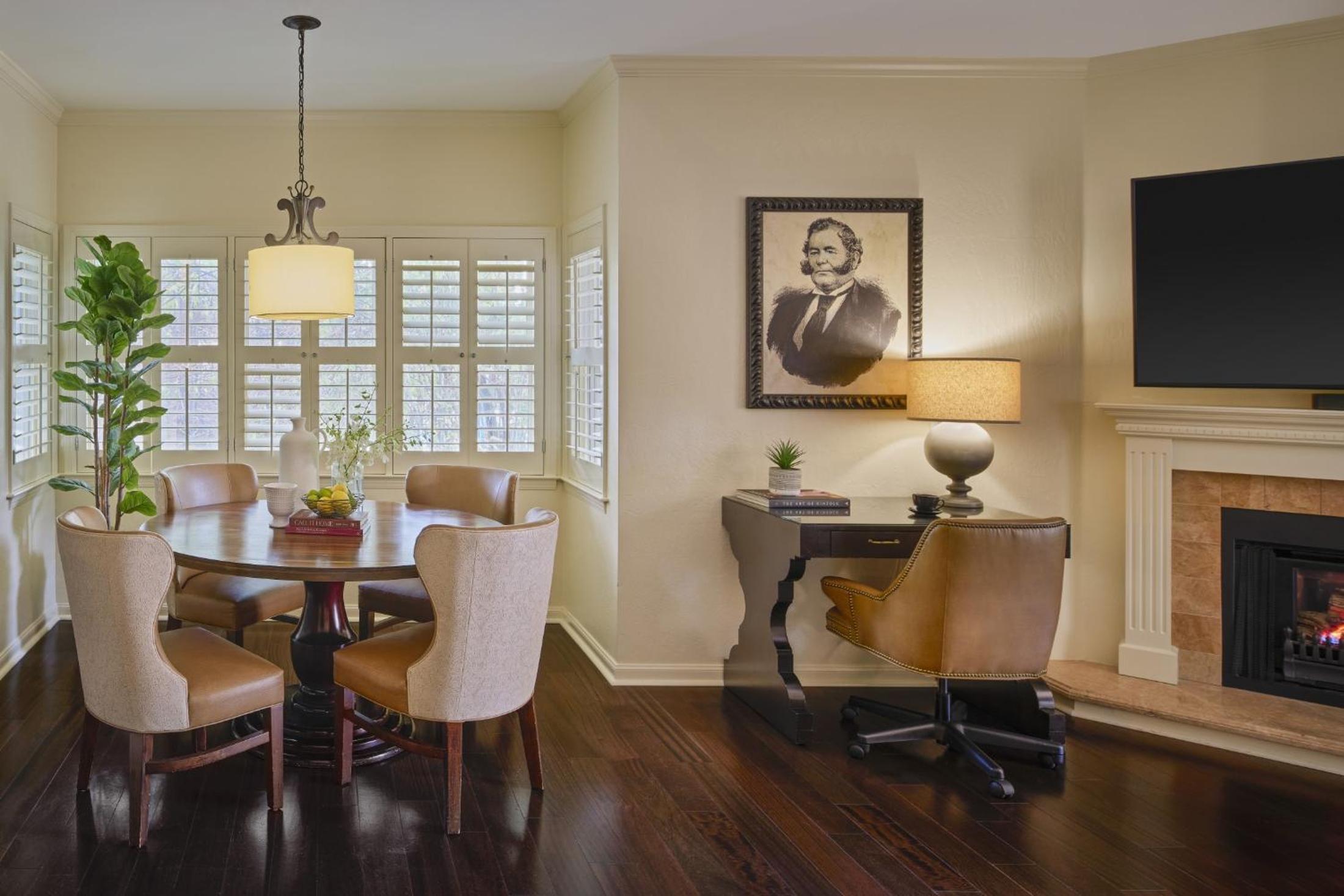 One-Bedroom General Vallejo King Suite with Sofa Bed and Patio - Fireplace/Garden View - Photo 3