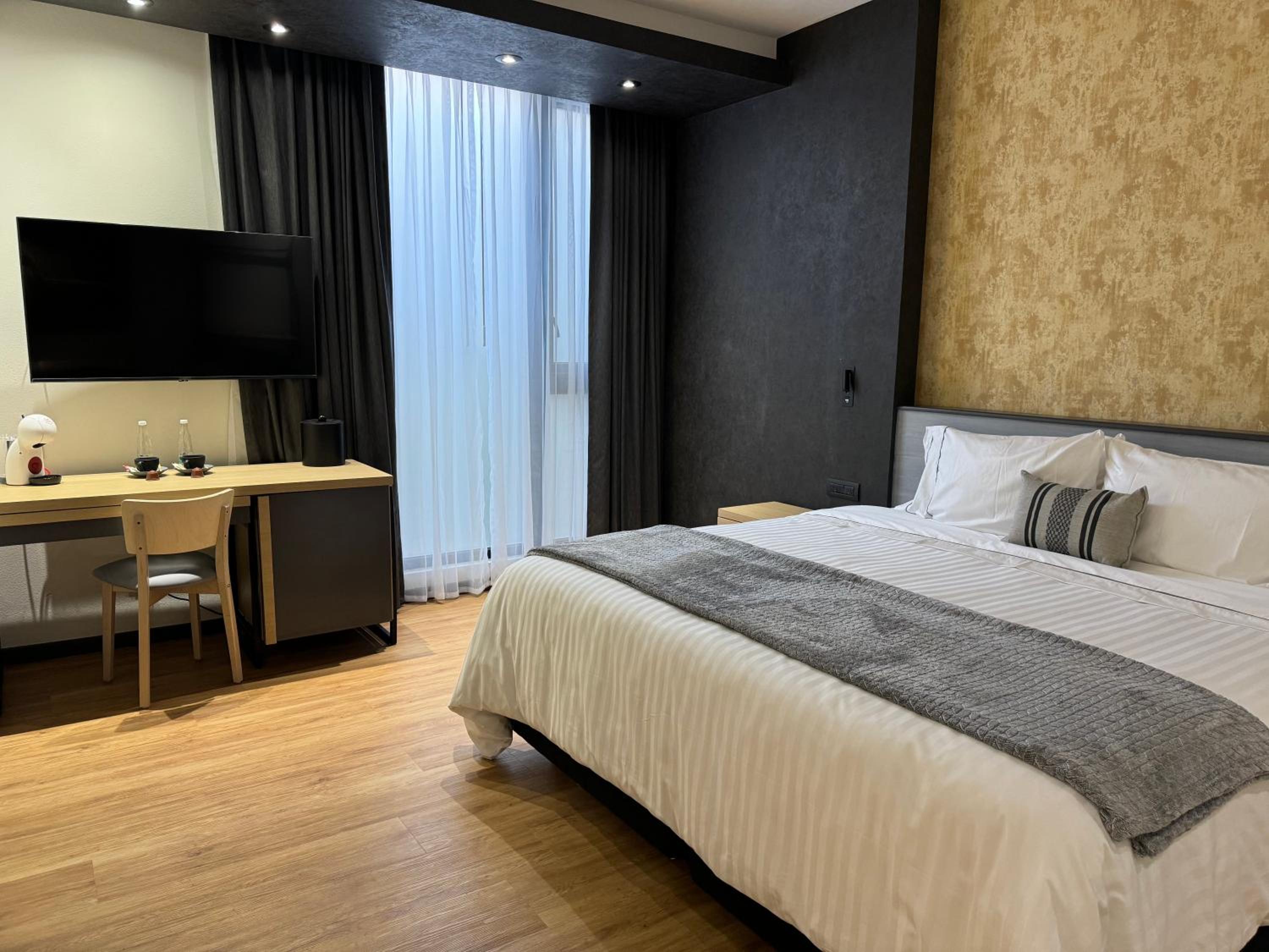 King Suite - Photo 5
