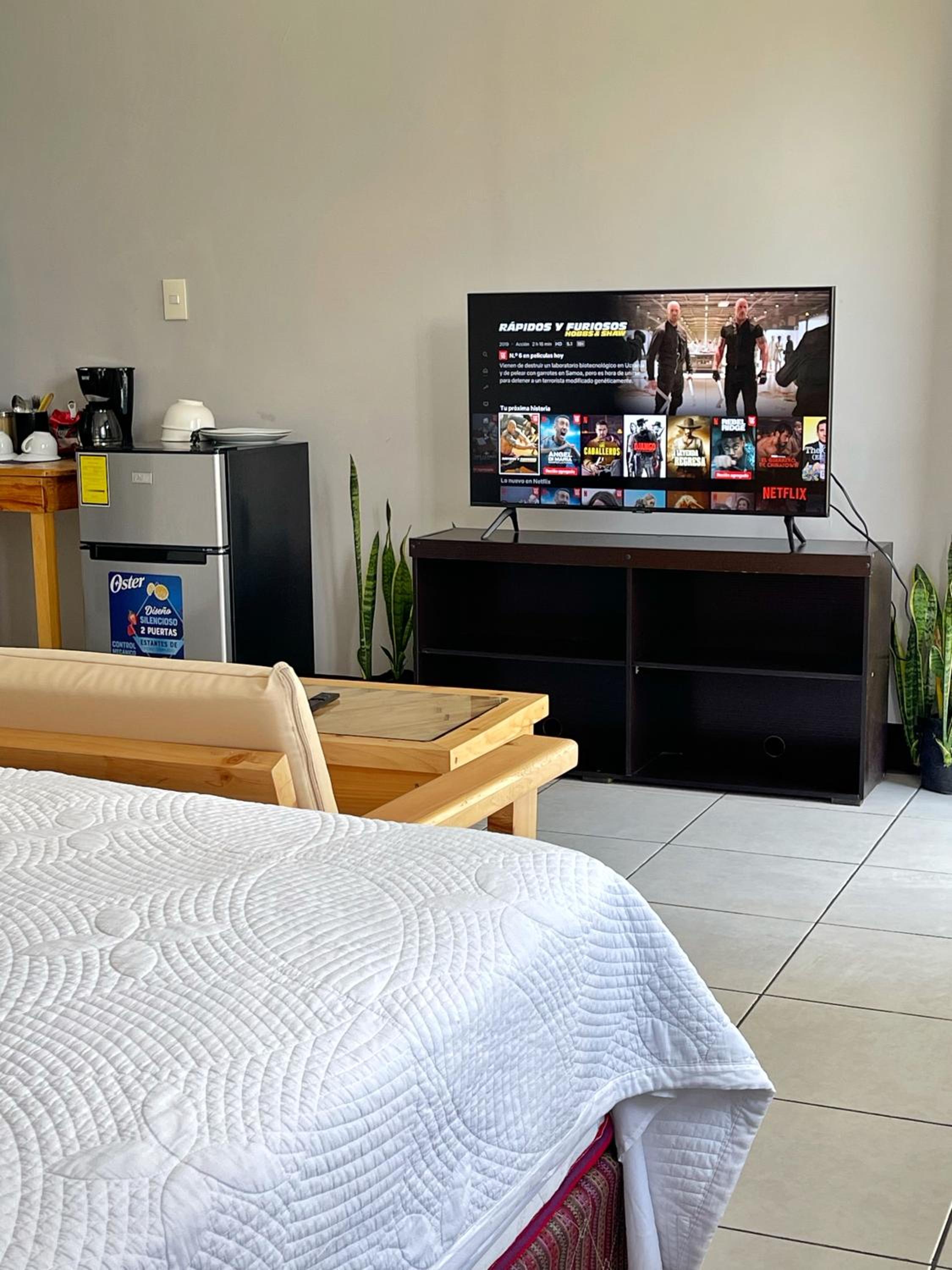 One-Bedroom Apartment photo 1