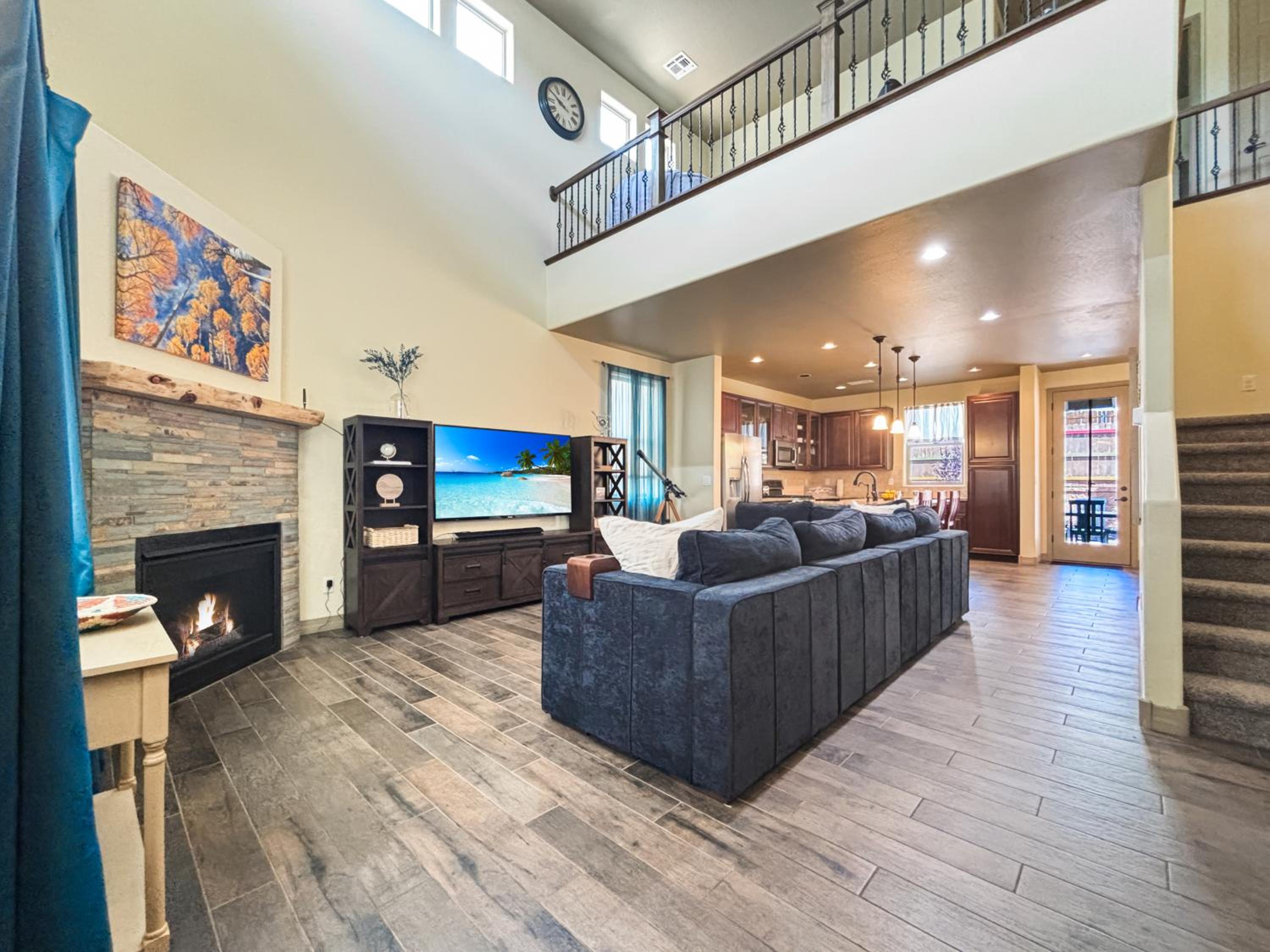 Five-Bedroom House photo 1