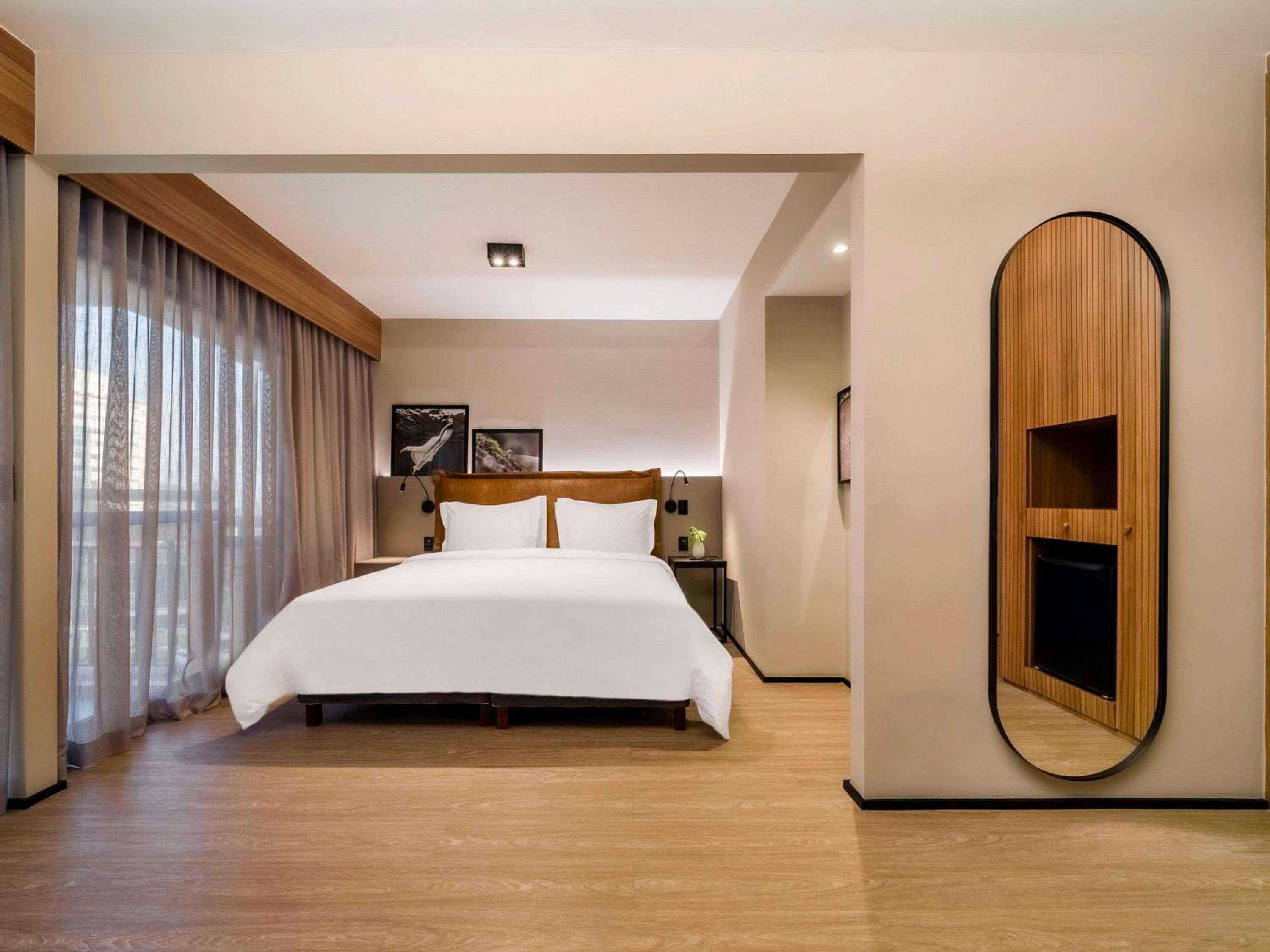 Superior King Room with Balcony - Photo 1