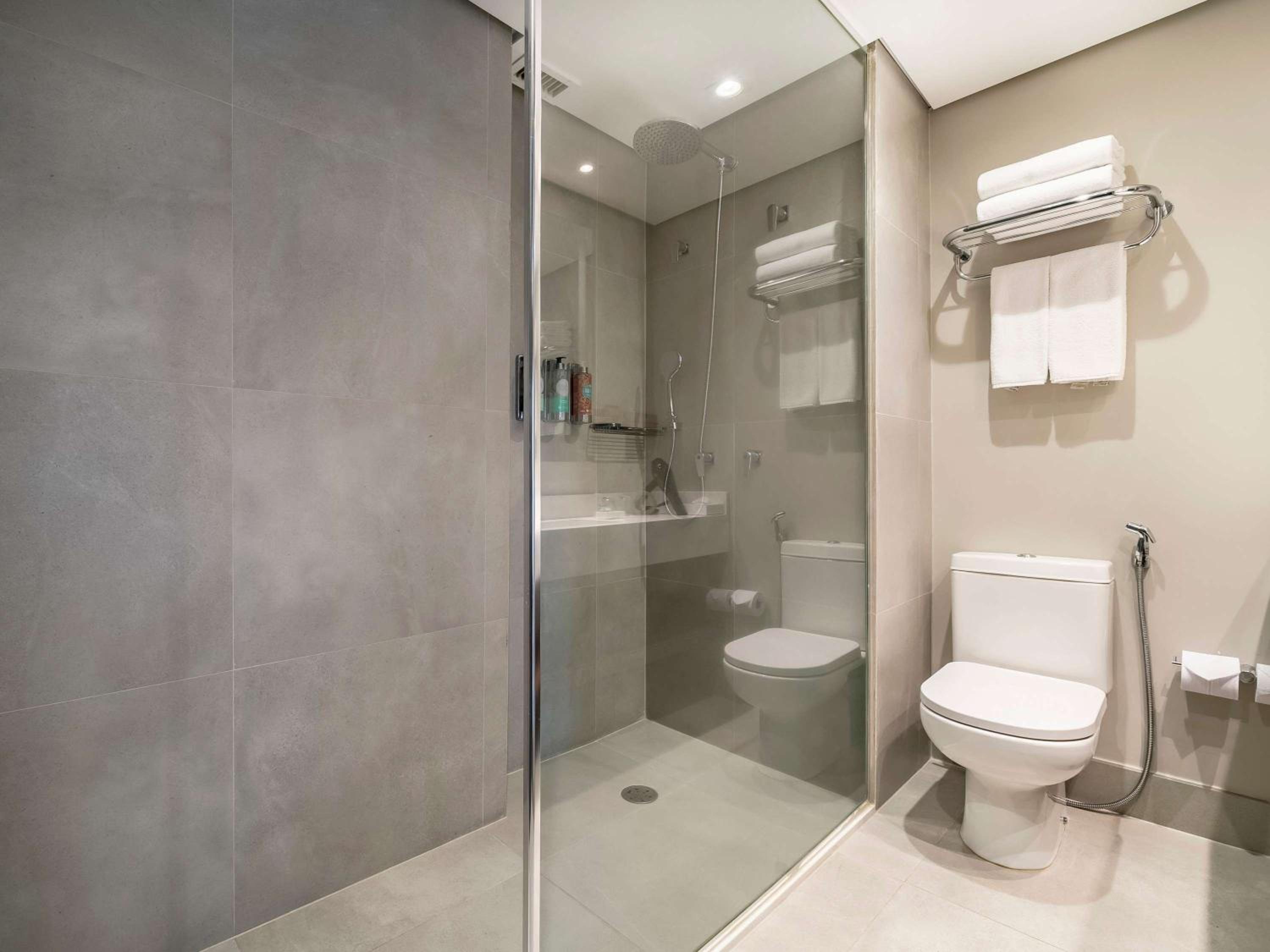 Deluxe Twin Room with Balcony - Photo 4