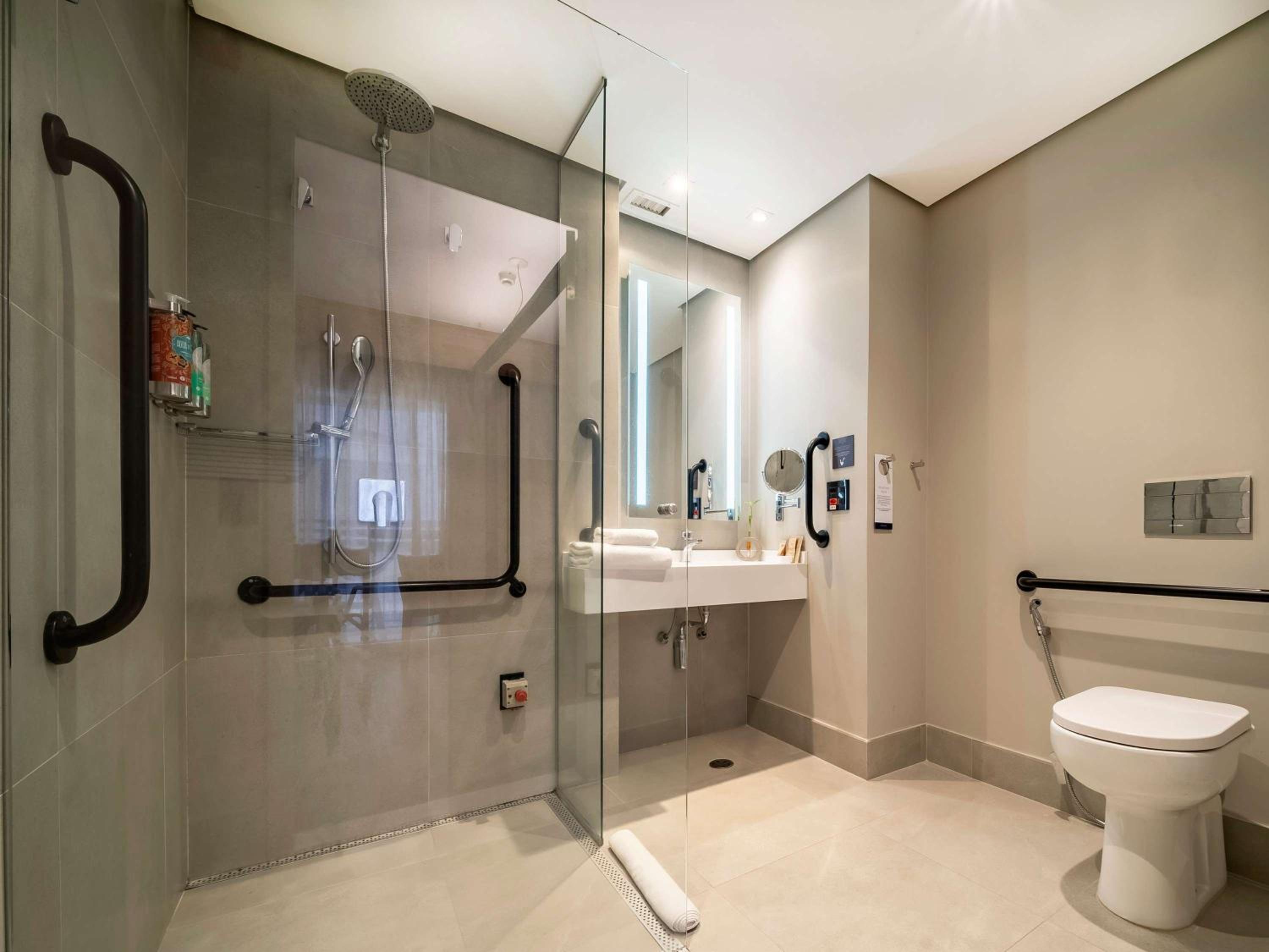 Accessible Deluxe Double Room  - Photo 4