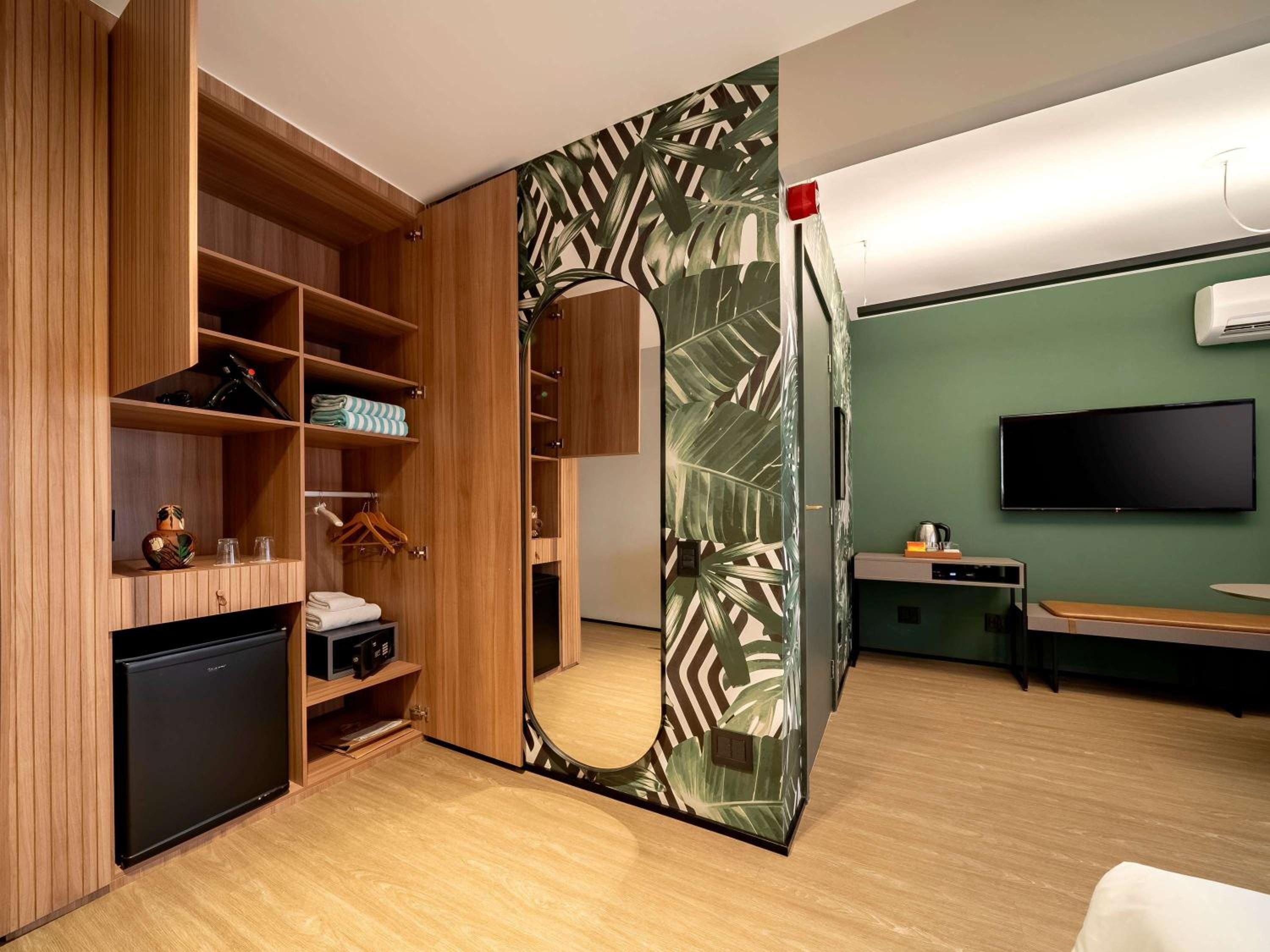 Accessible Deluxe Double Room  - Photo 1