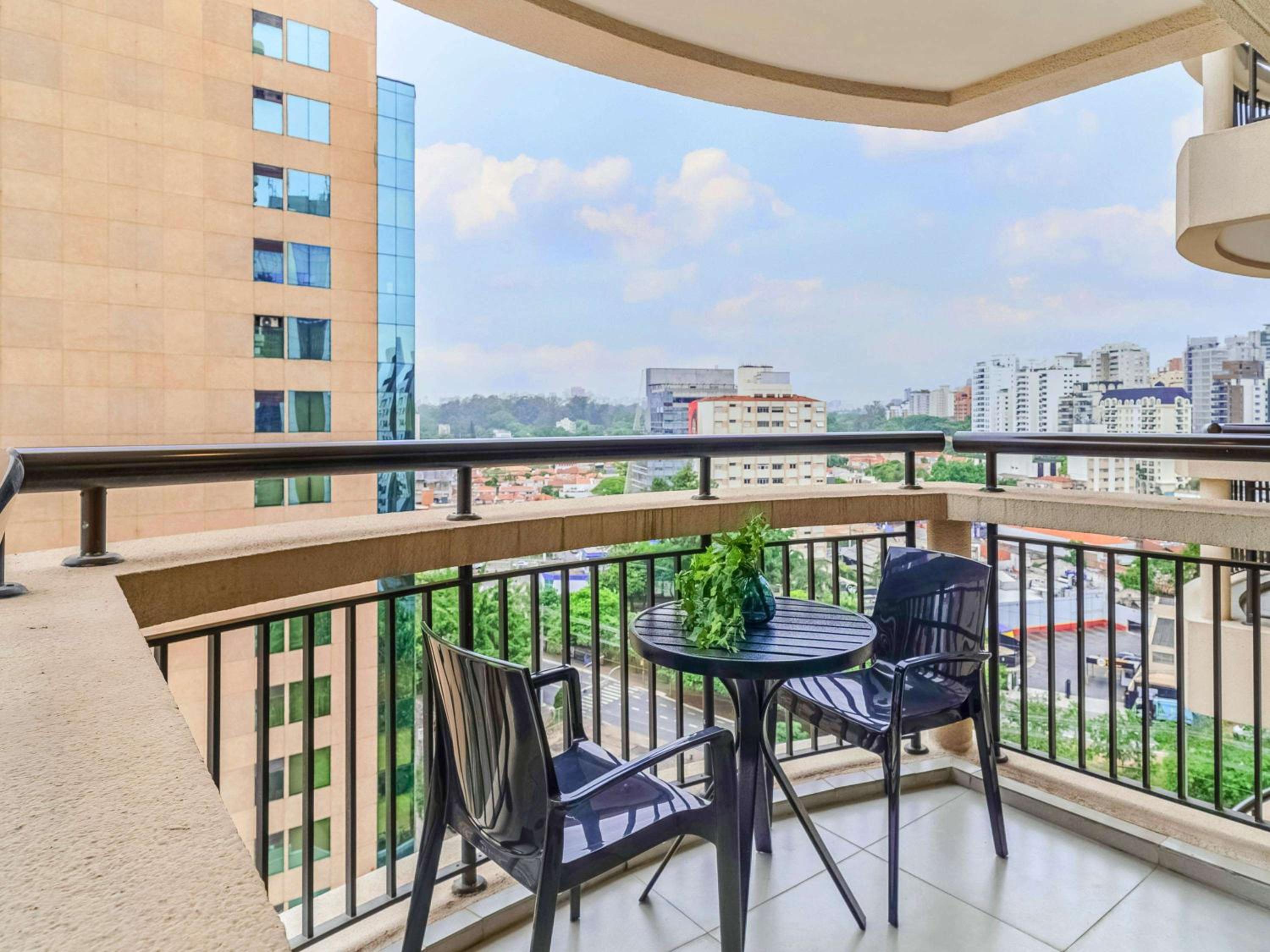 Superior King Room with Balcony - Photo 2