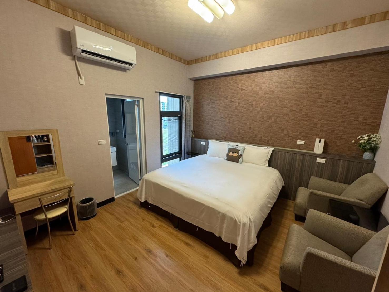 Standard Double Room photo 2