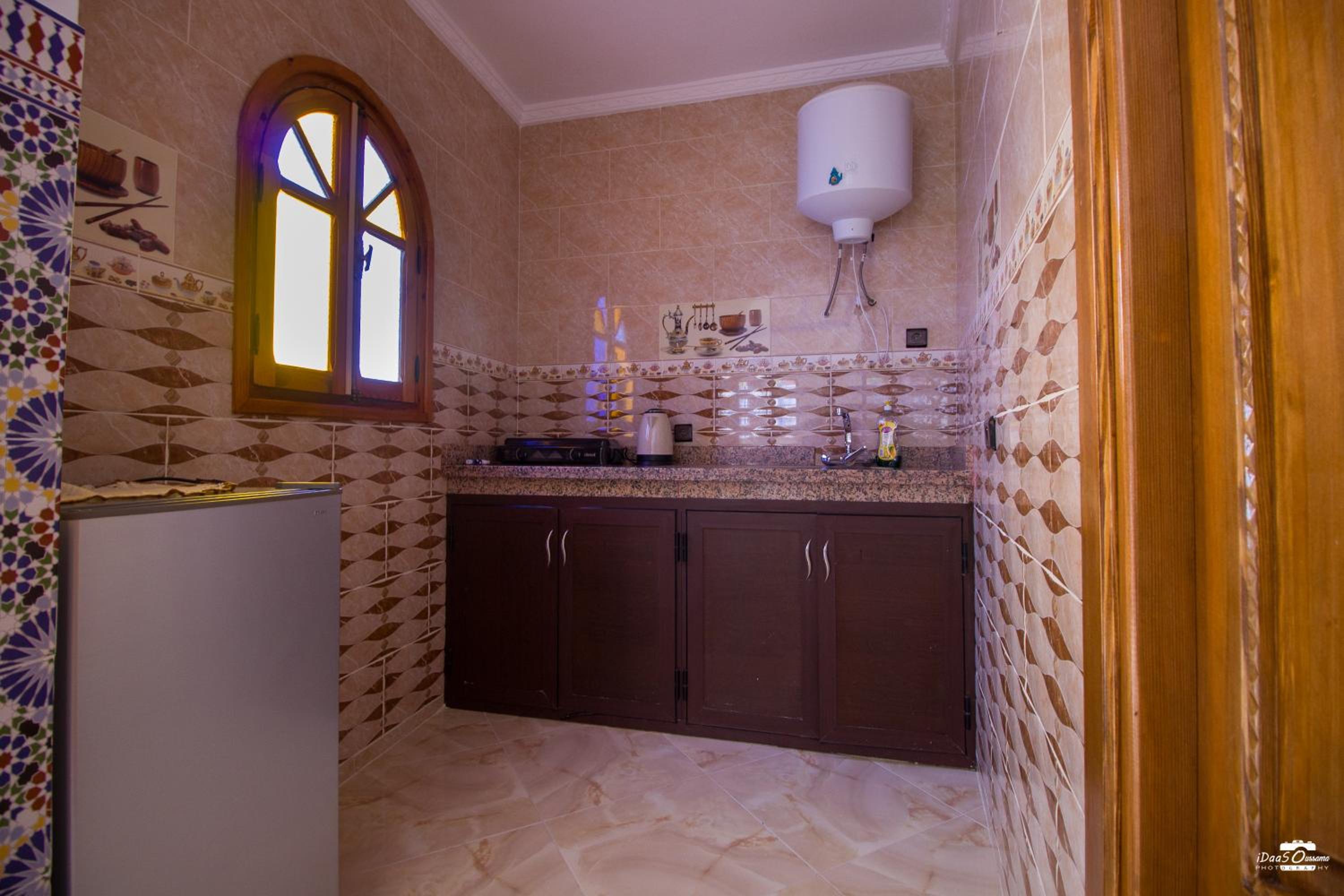 Apartment with Terrace - Photo 14