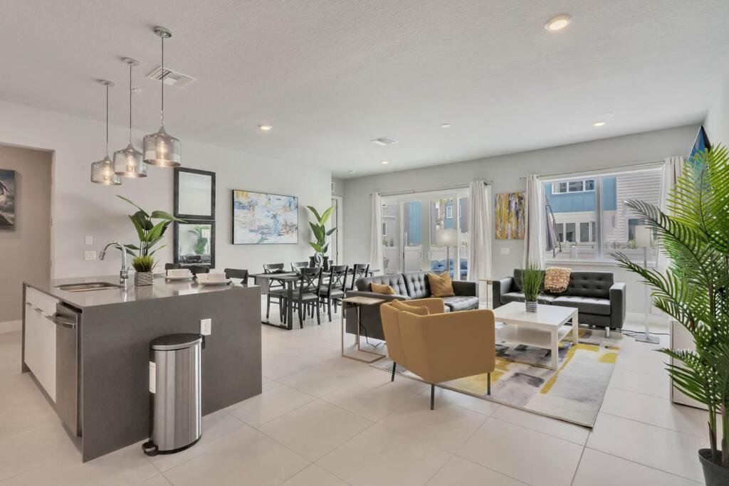 Four-Bedroom Penthouse Apartment
