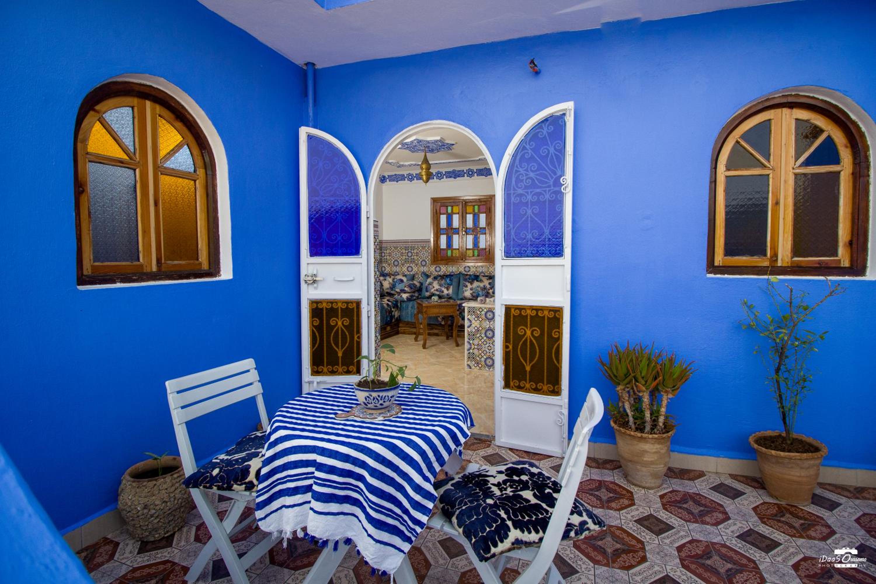 Apartment with Terrace - Photo 9