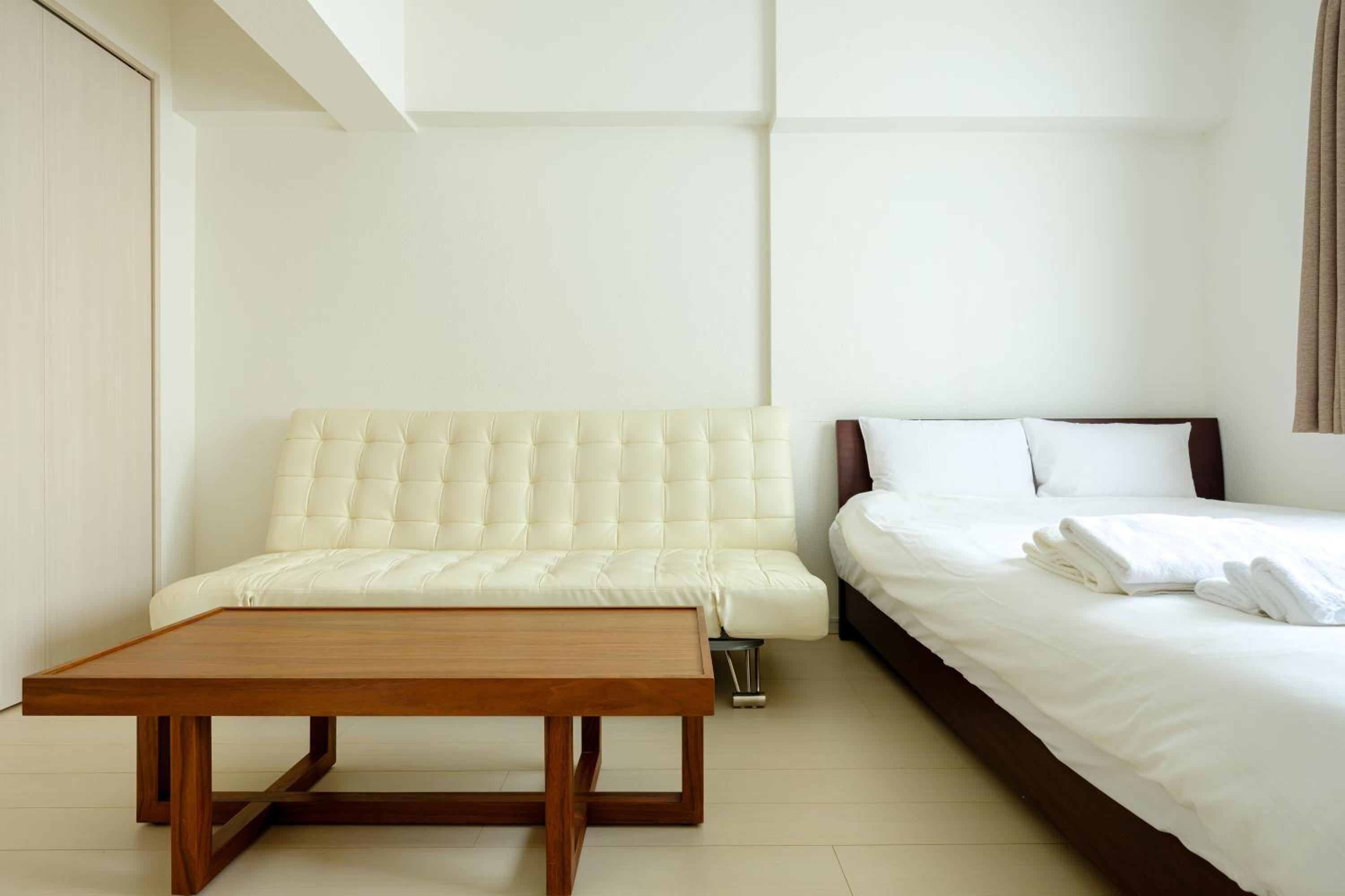 Studio Apartment with Balcony photo 1