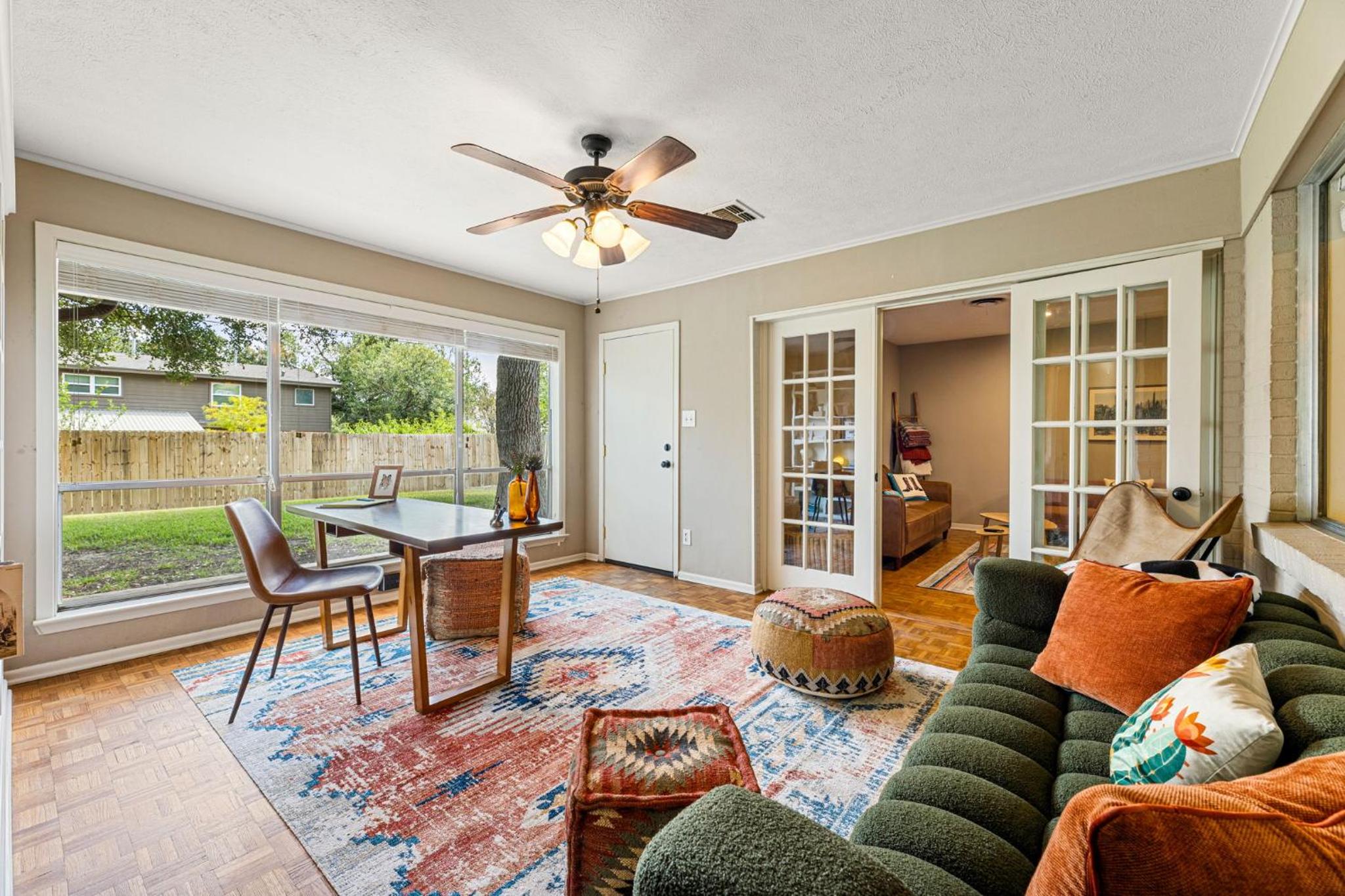 Five-Bedroom House photo 1