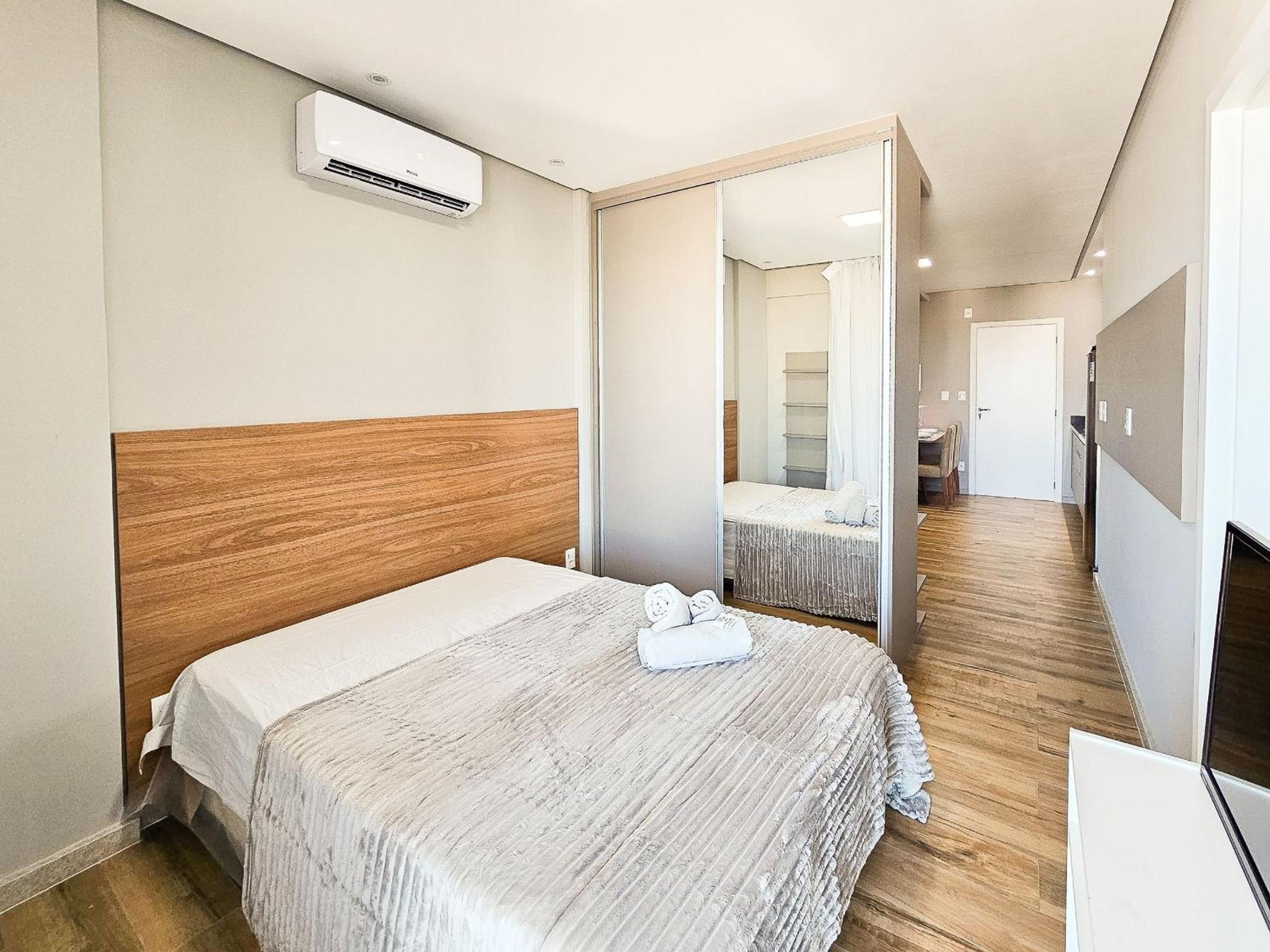 One-Bedroom Apartment photo 1