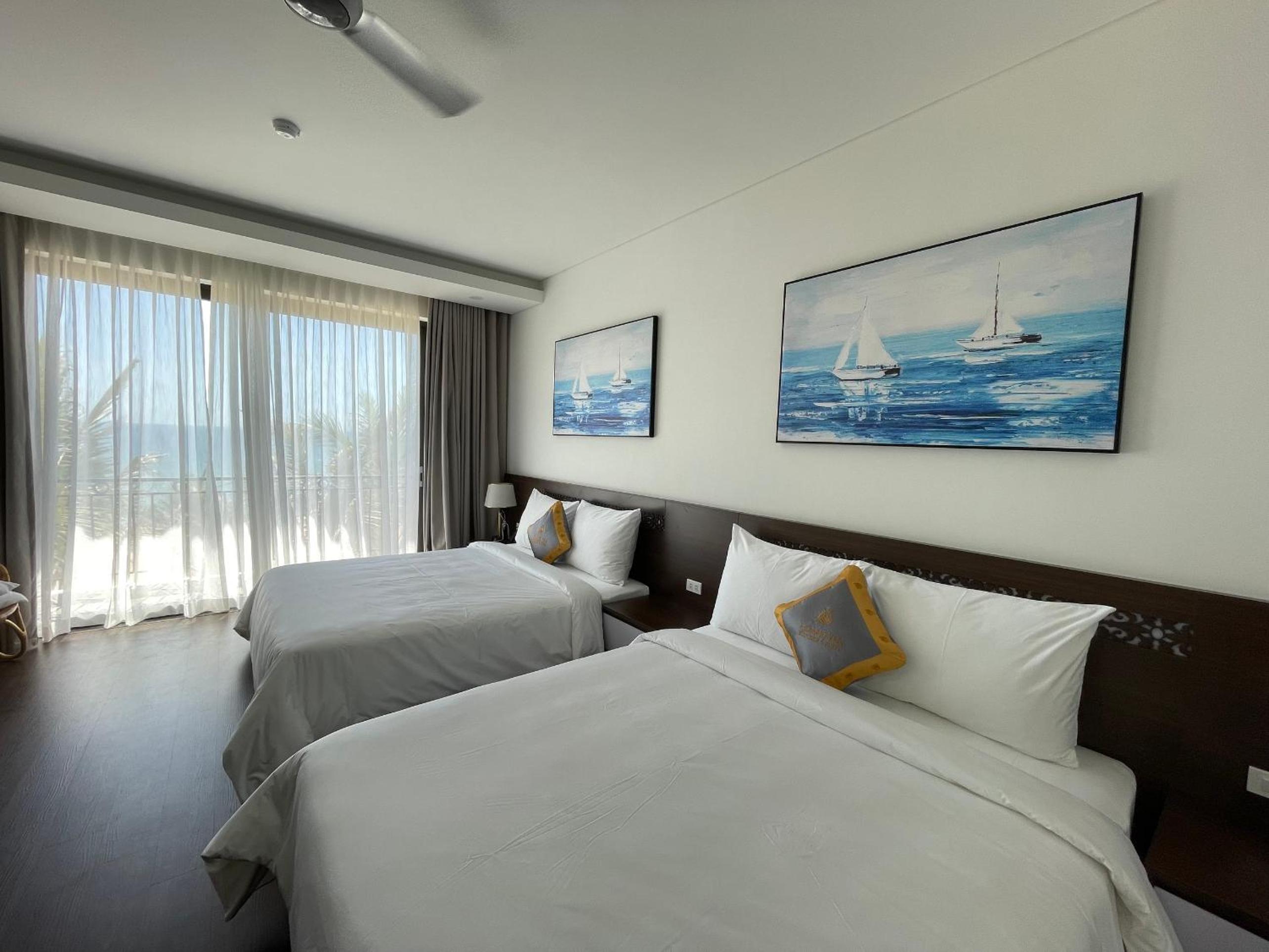 Family Room with Sea View photo 1