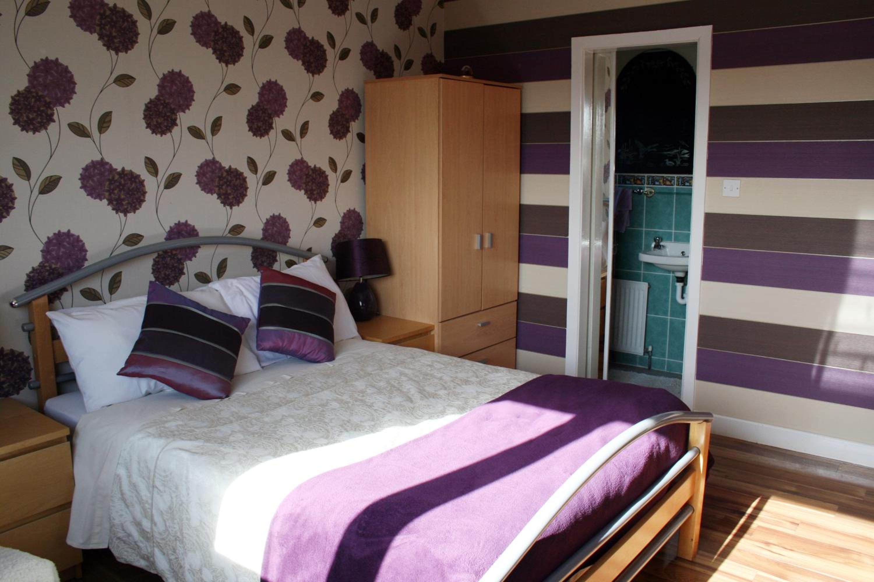Budget Double Room - Photo 2