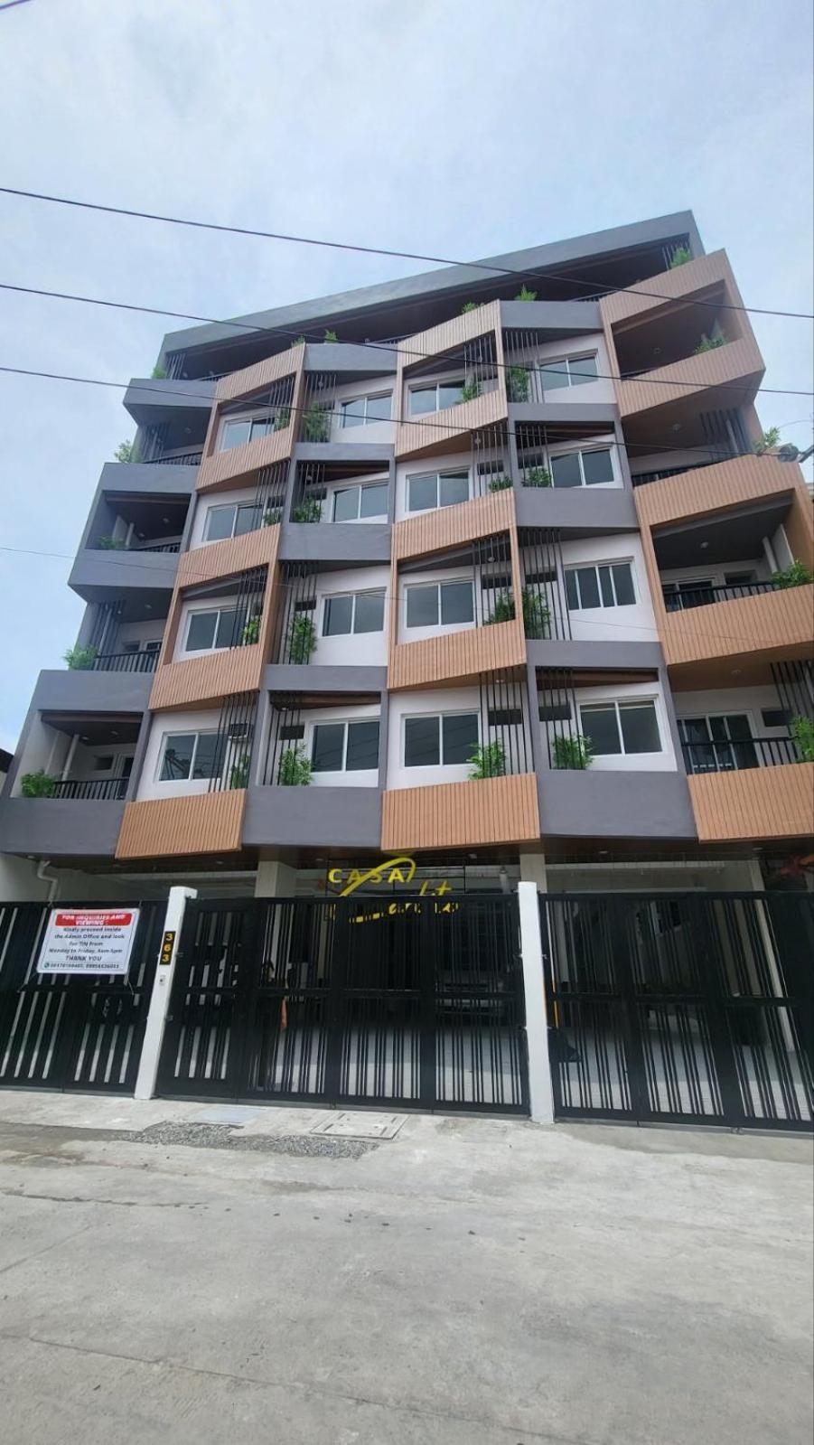 One-Bedroom Apartment with Terrace