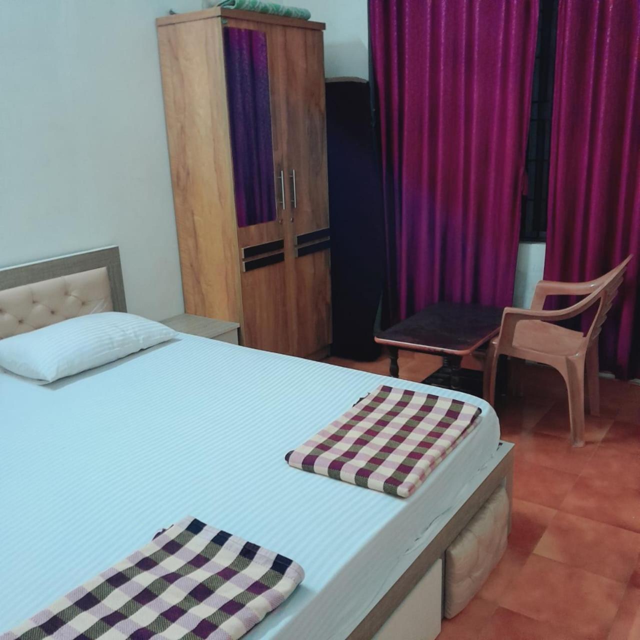 Double Room with Private Bathroom photo 2
