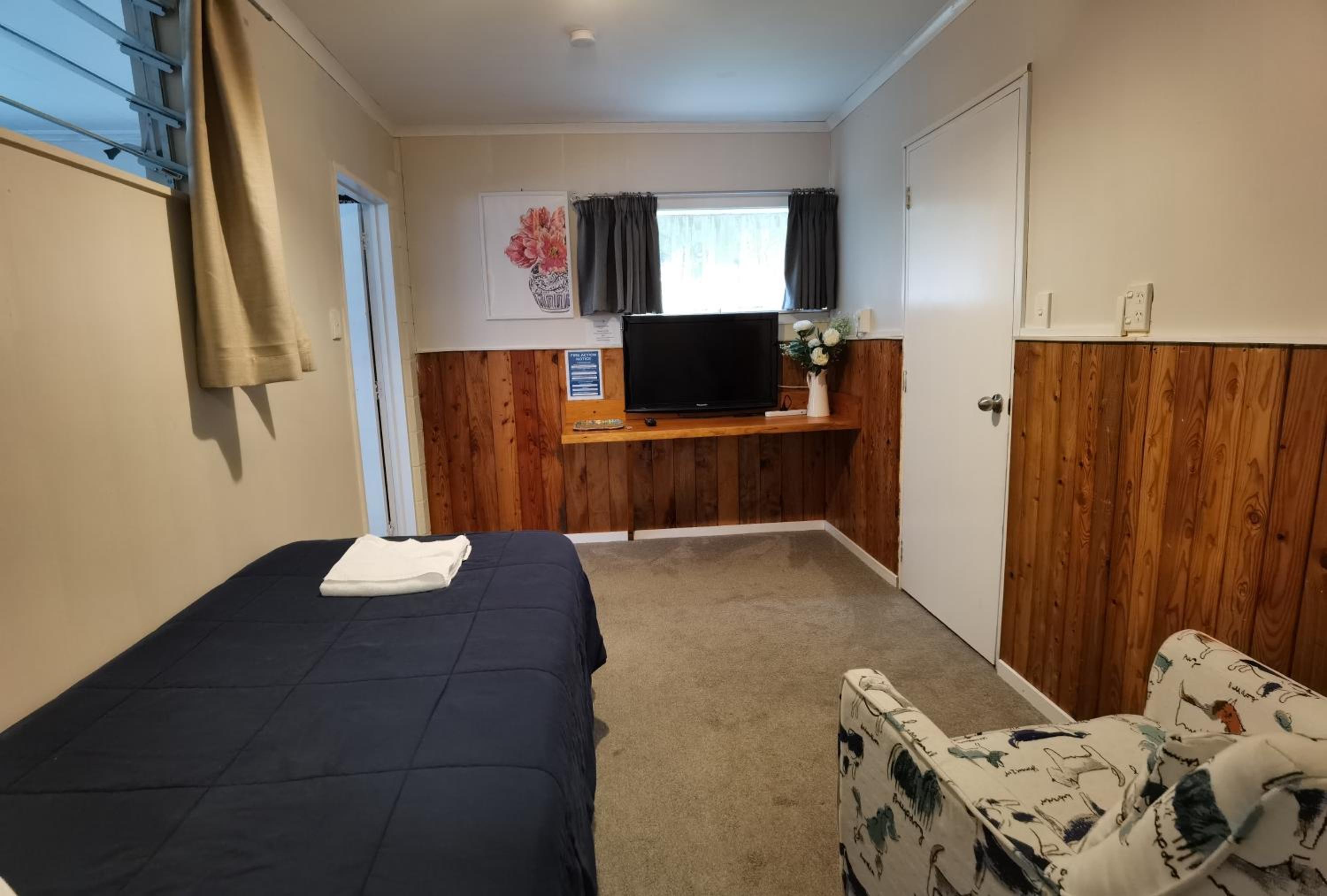 Two-Bedroom Suite - Photo 5