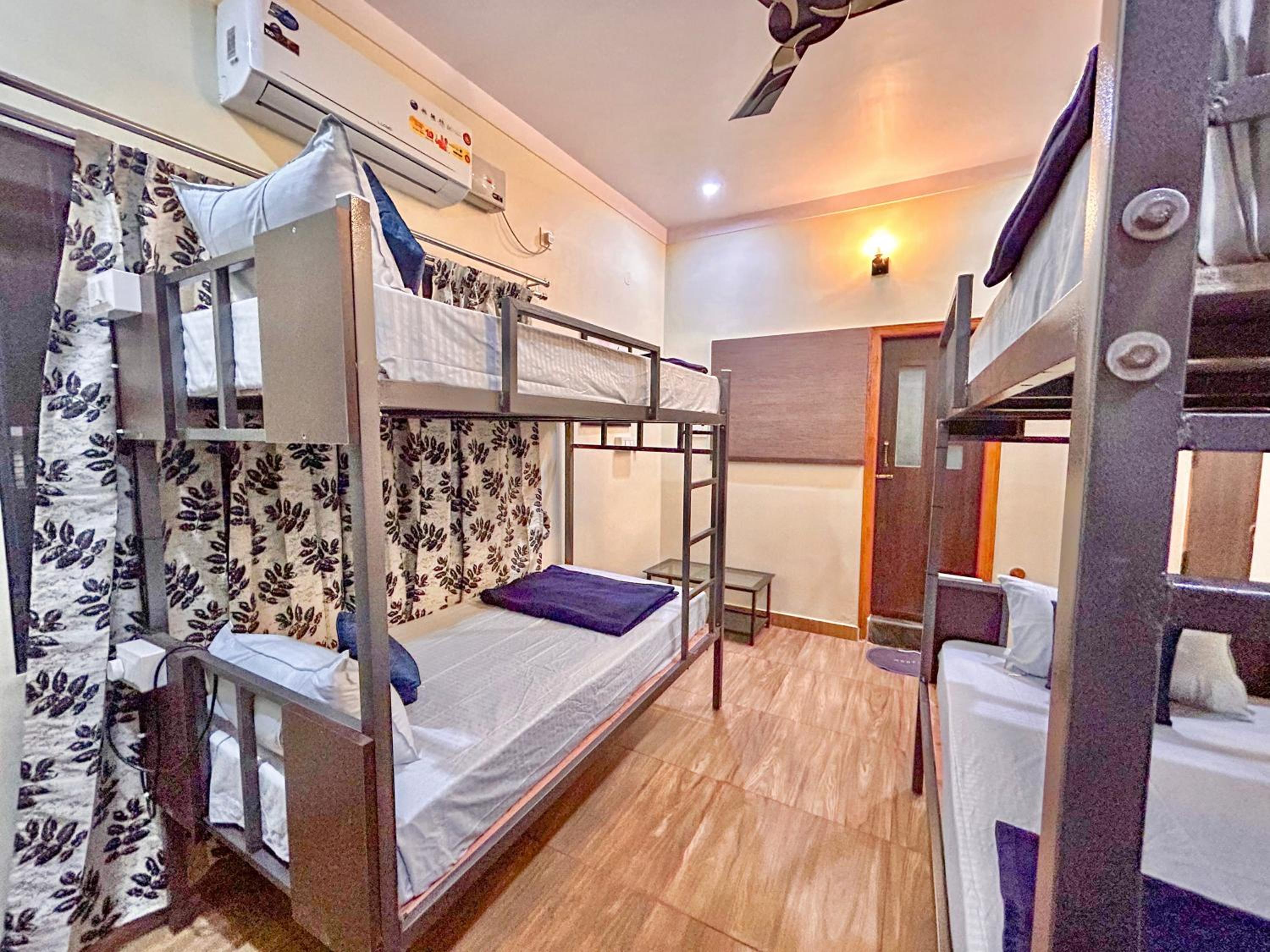 Bed in 4-Bed Female Dormitory Room photo 1