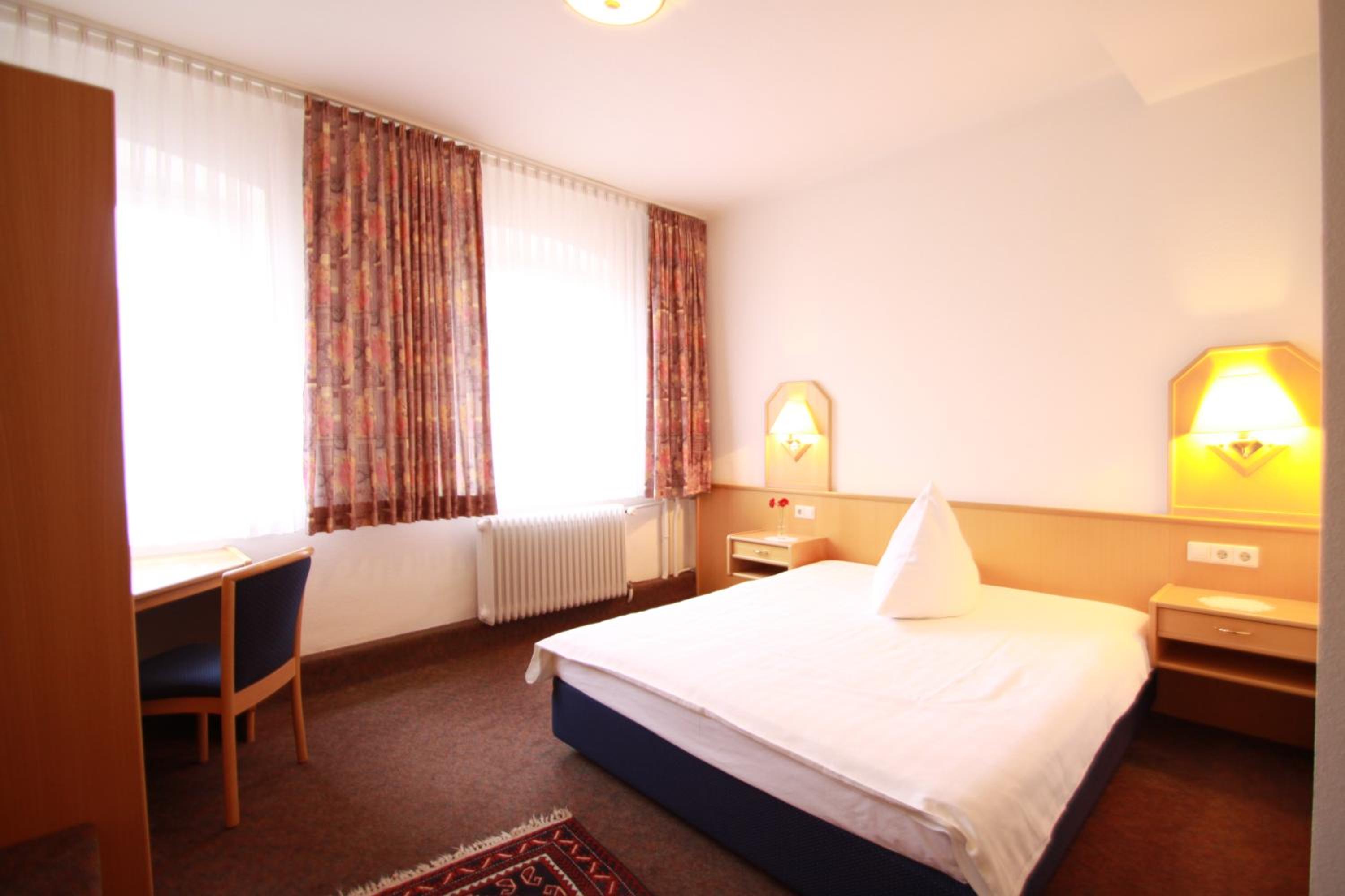 Standard Double or Twin Room - Photo 21