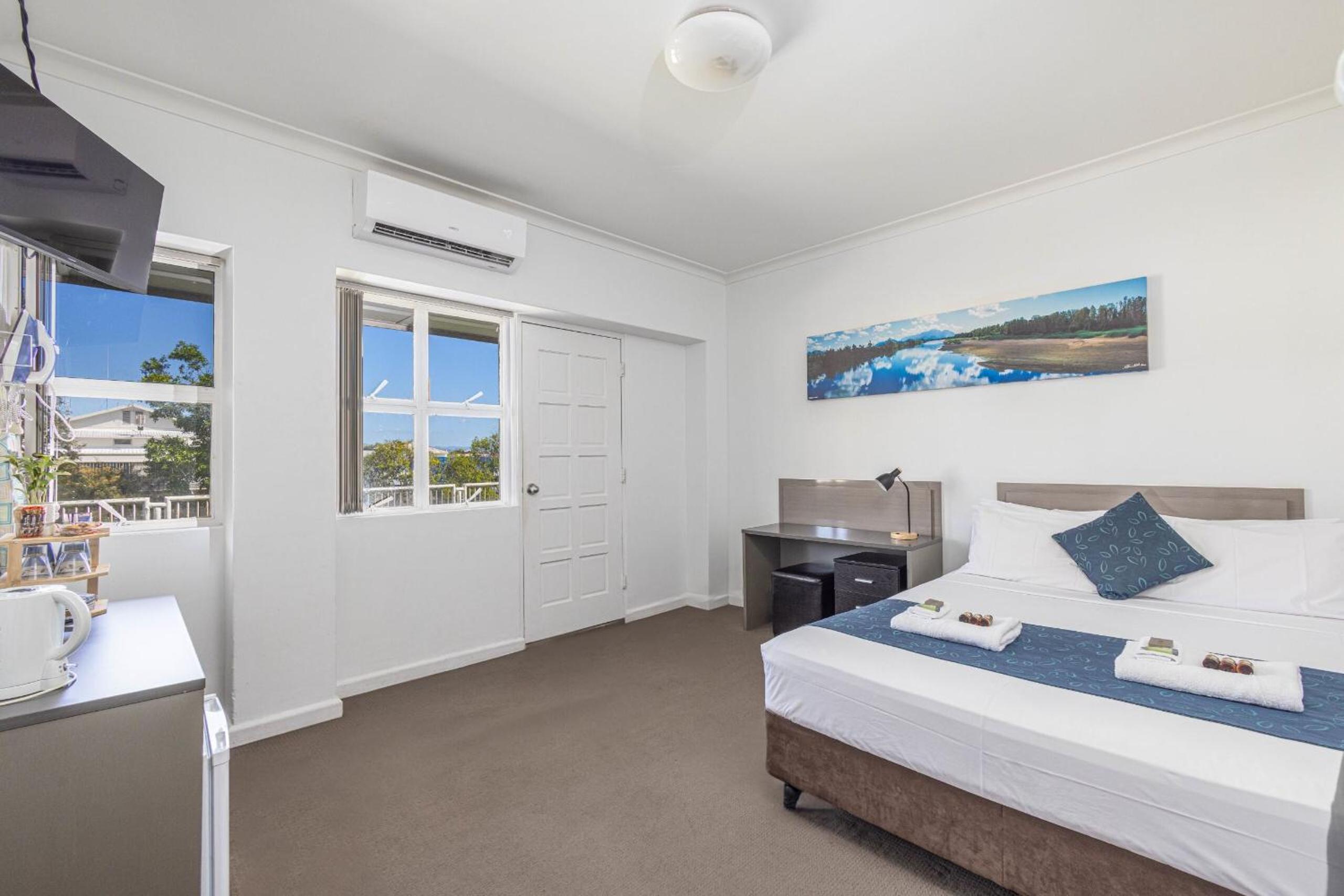 Queen Room - Photo 3