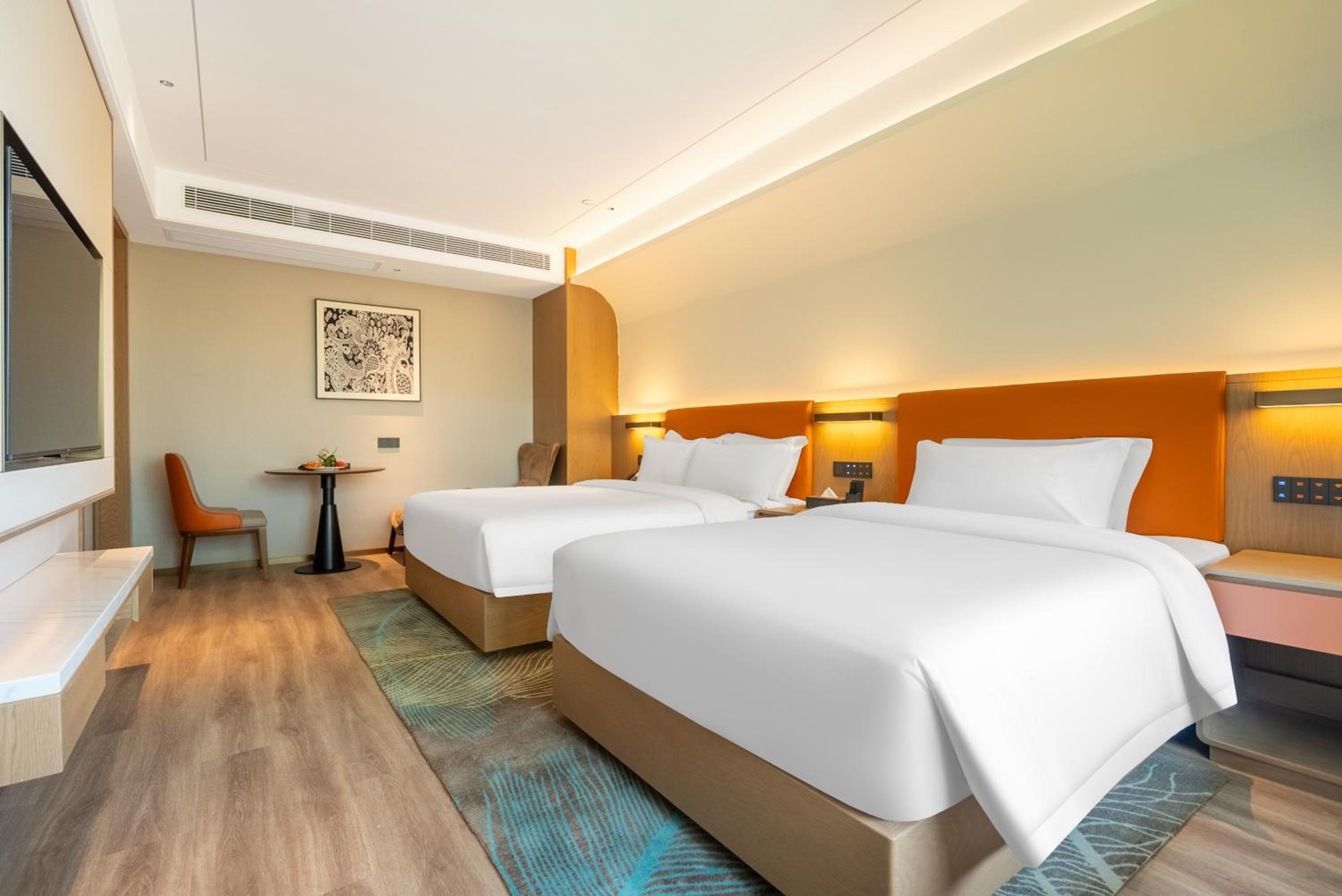 King Suite With One King Bed And One Single Bed - Smoking photo 2
