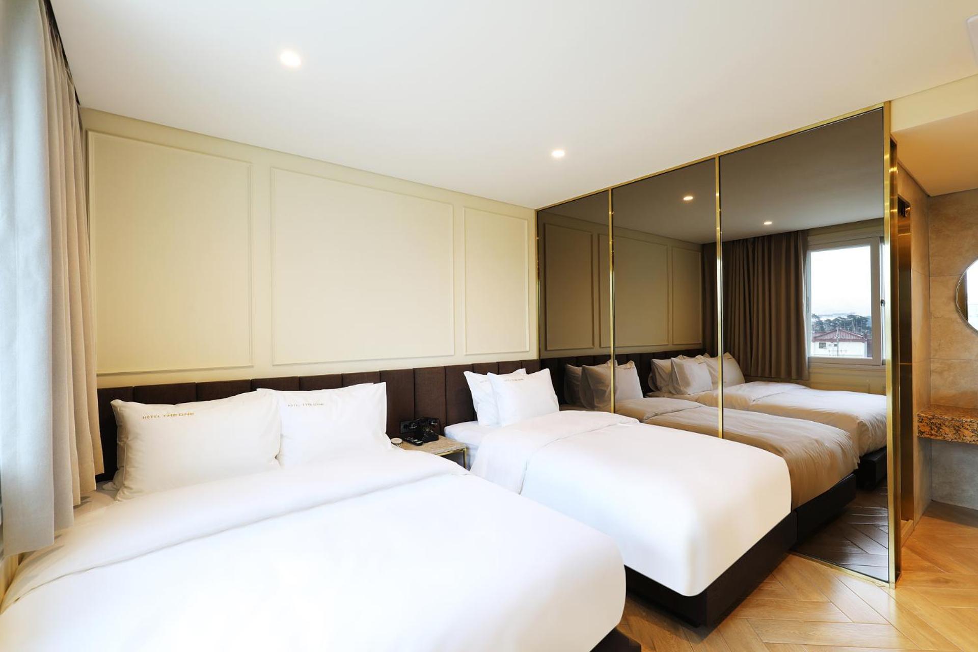 Suite with Hot Tub