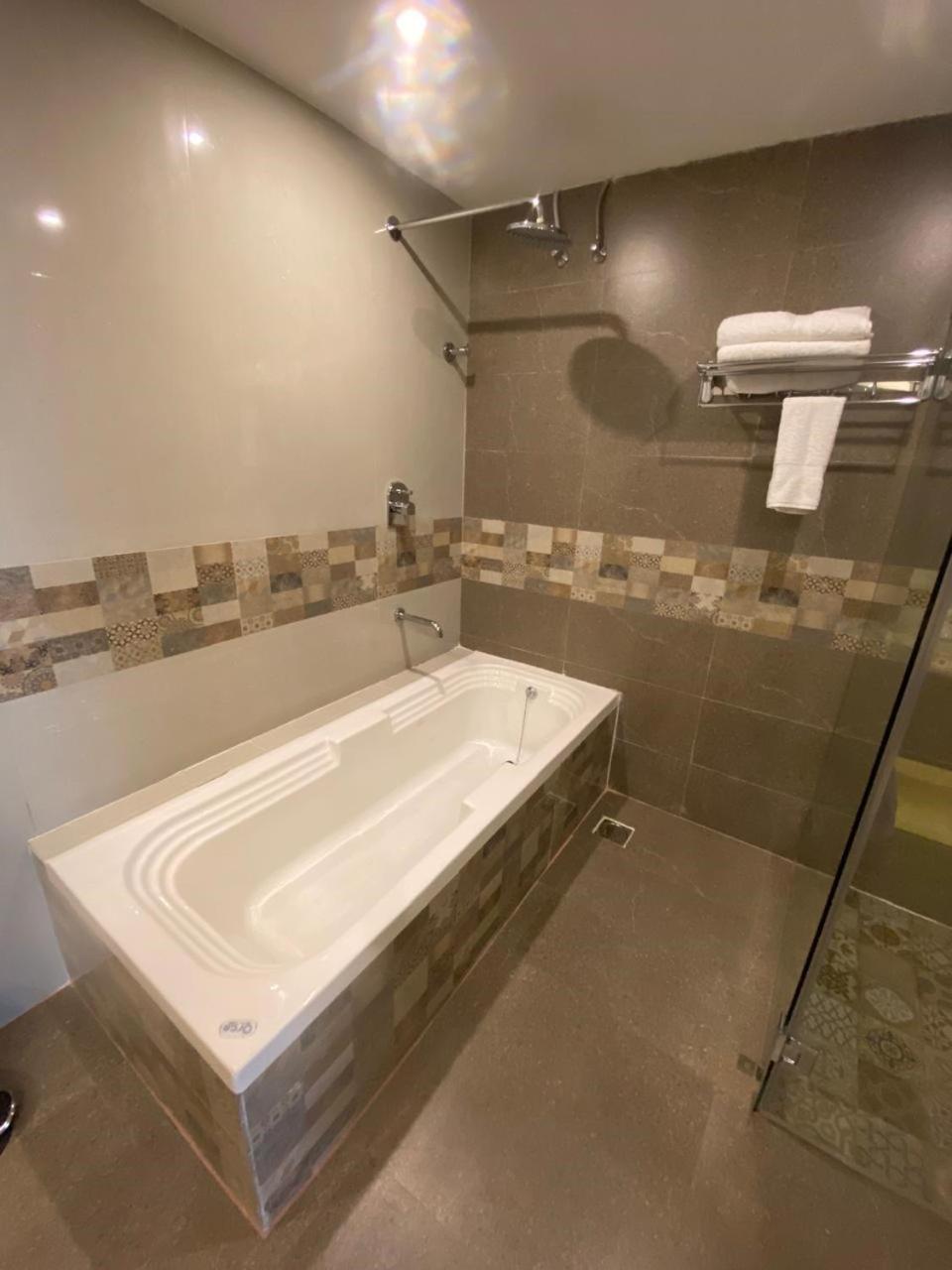 Deluxe Suite - Photo 3