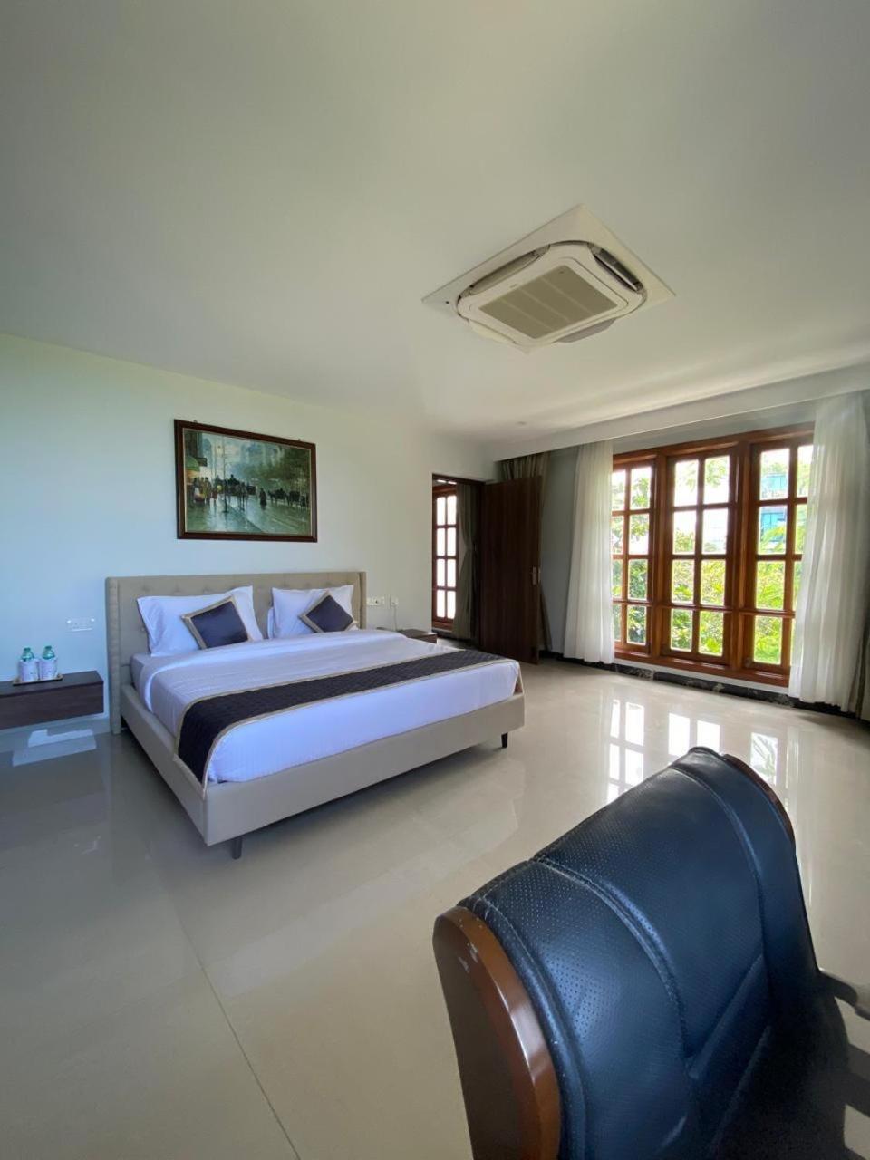 Family Two-Bedroom Apartment with View