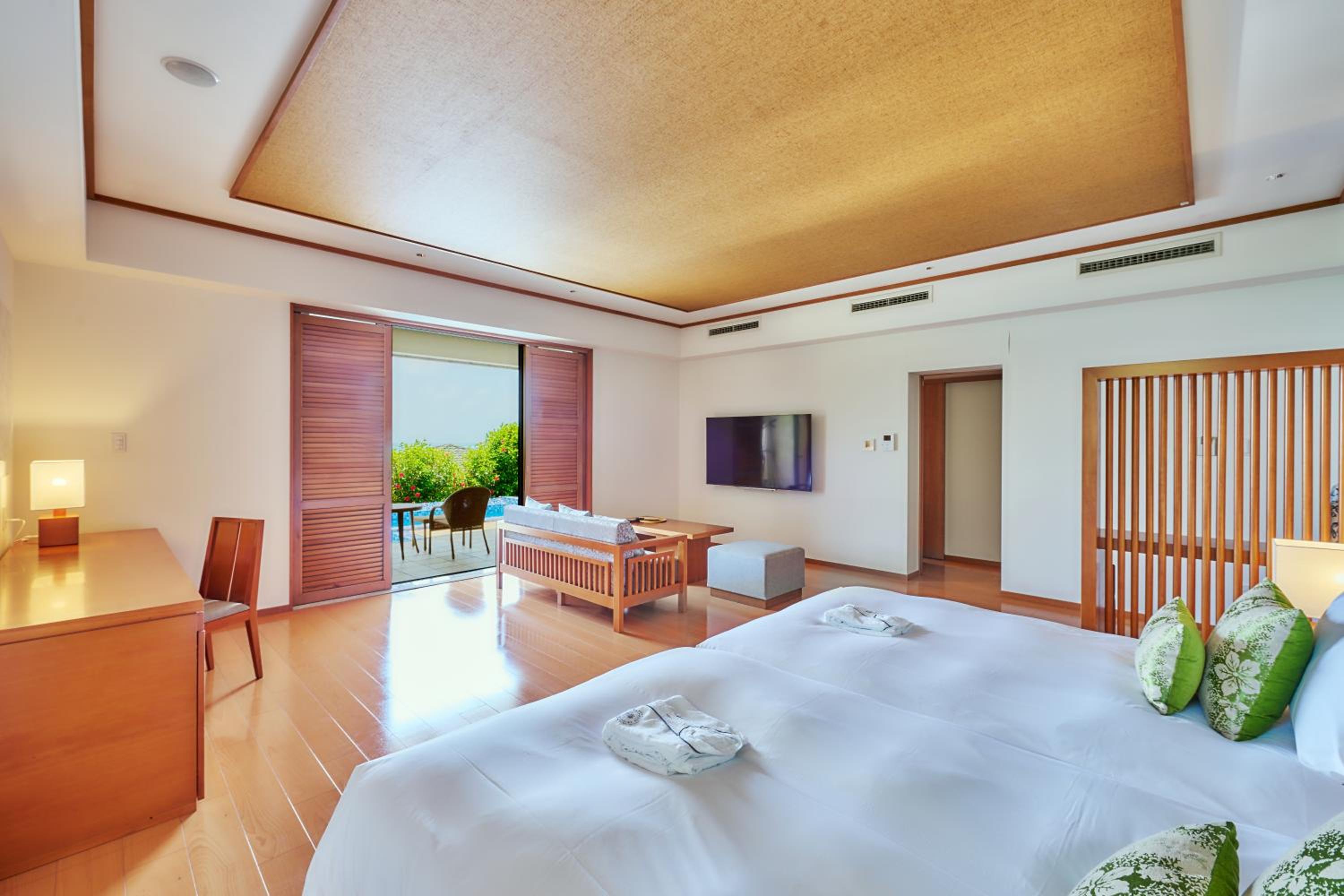 Villa - Photo 1