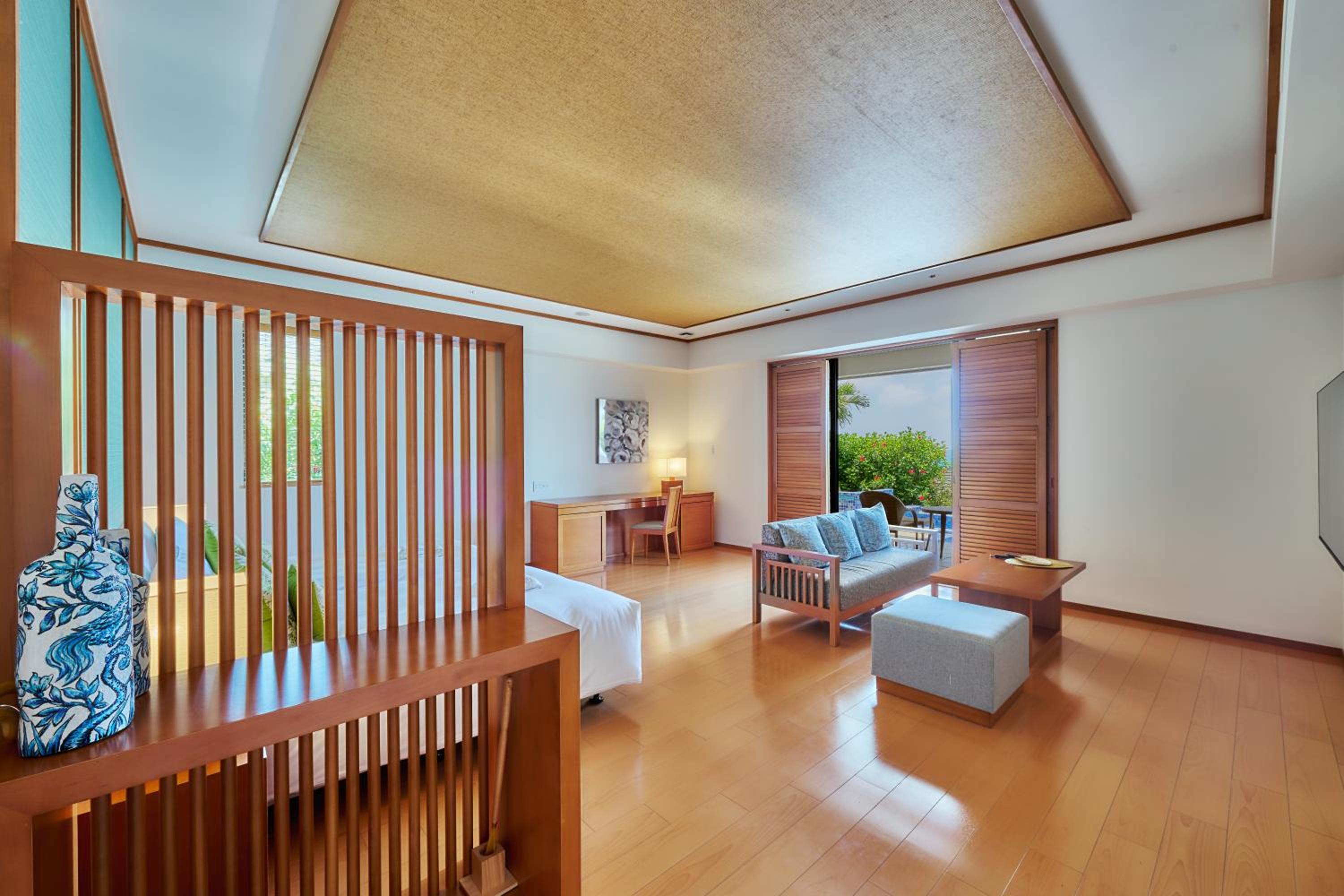 Villa - Photo 2