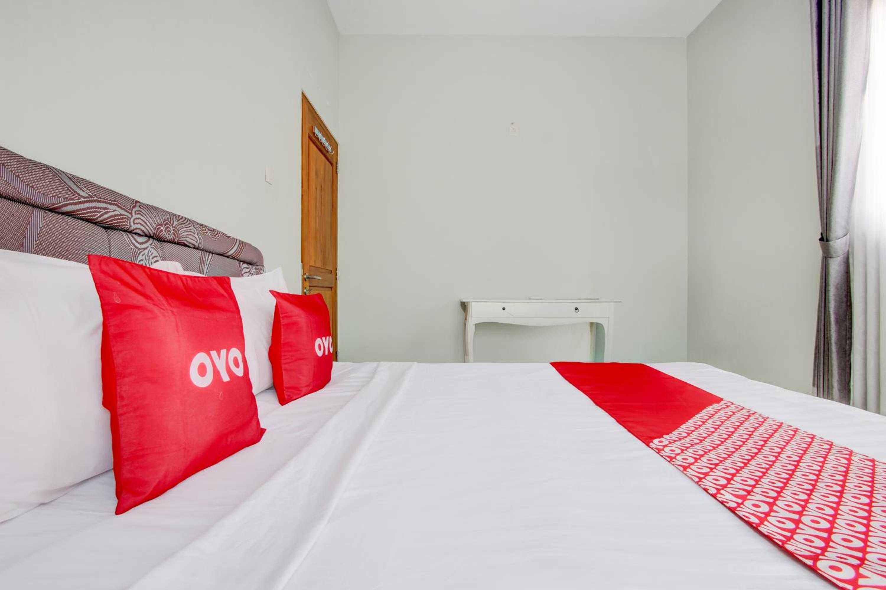 Deluxe Double Room - Photo 10