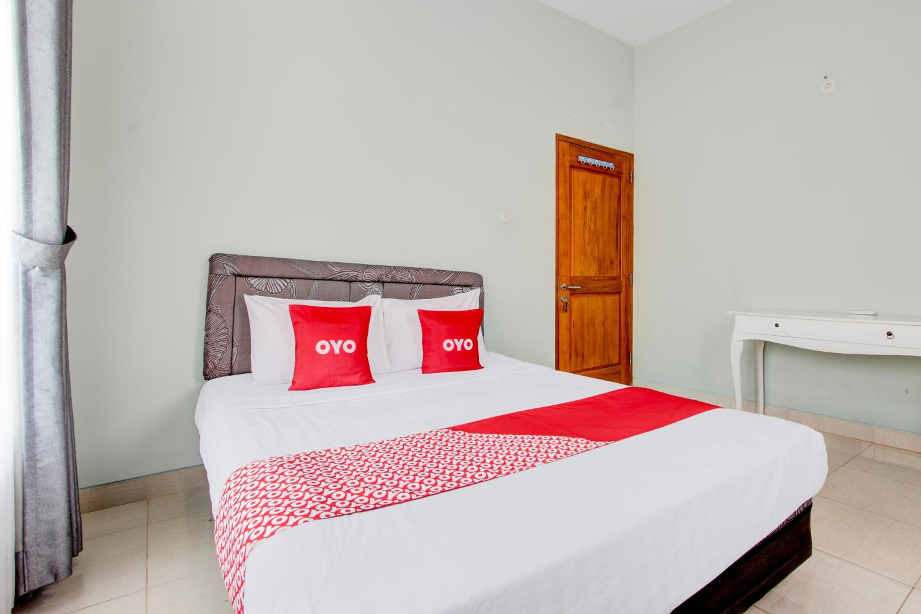 Deluxe Double Room - Photo 8