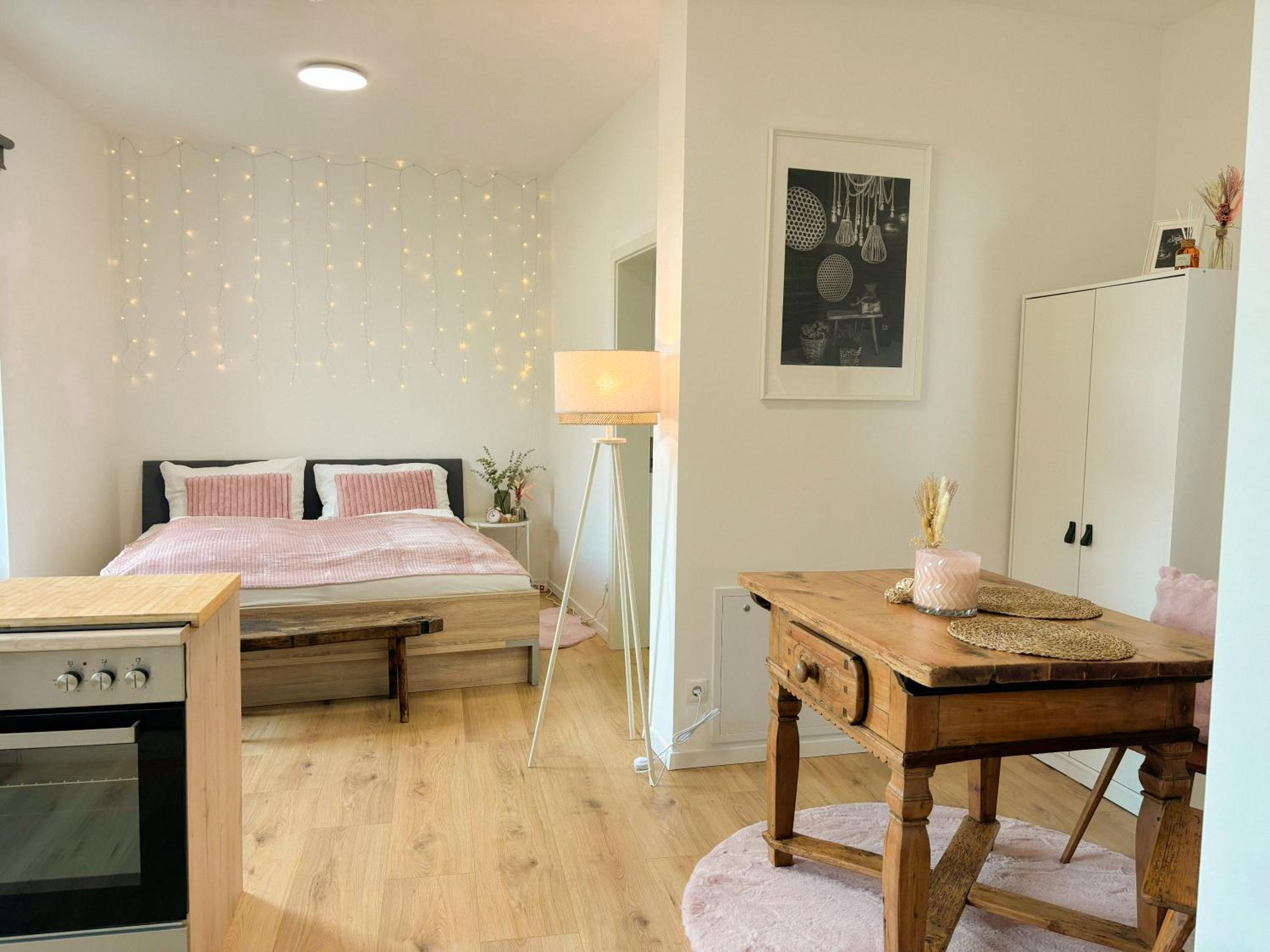 Studio Apartment with One Double Bed photo 2