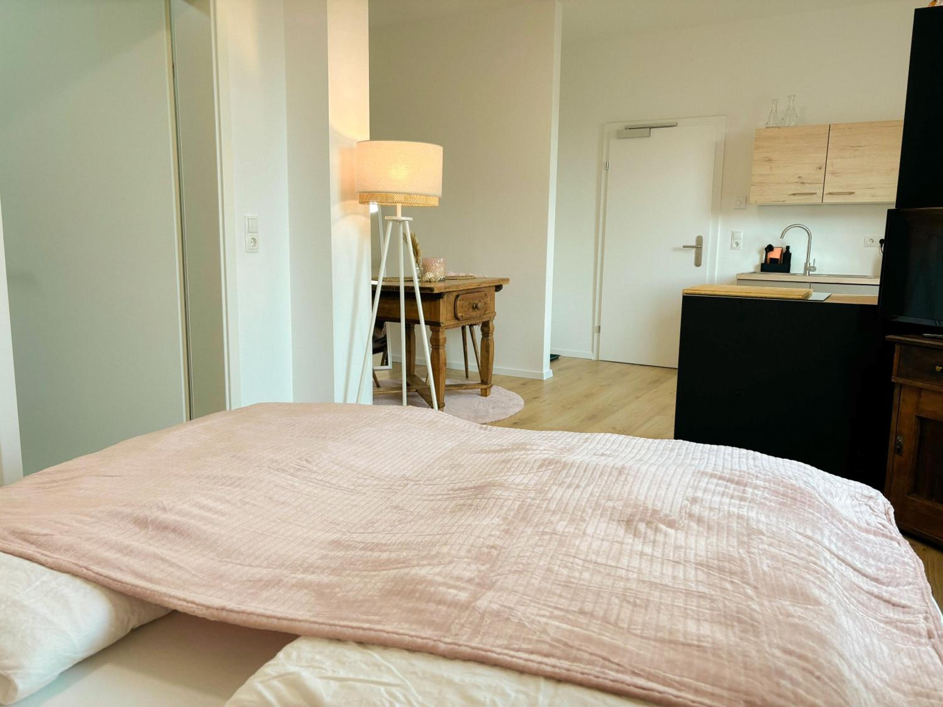 Studio Apartment with One Double Bed photo 3